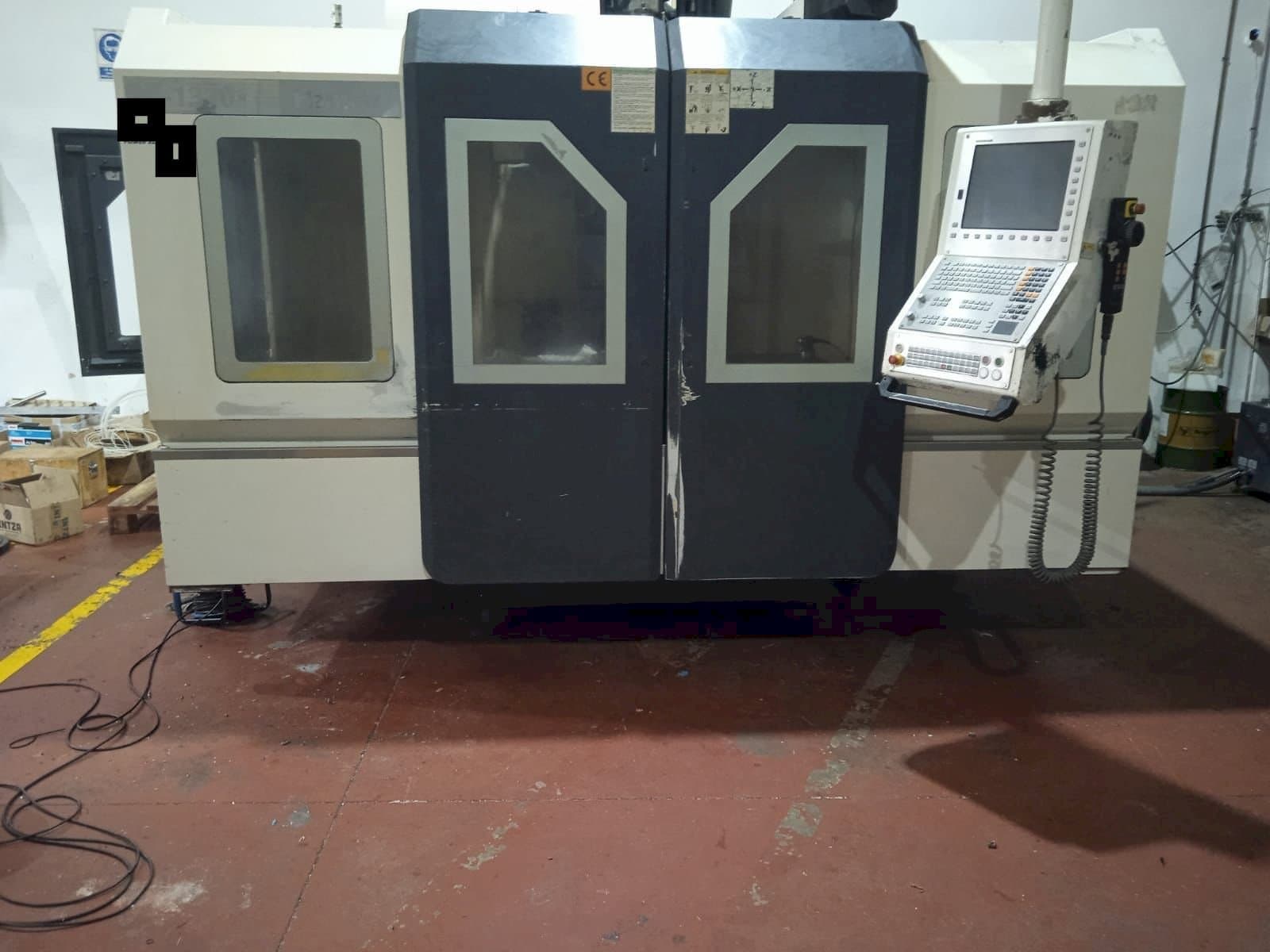 Prikaz  stroja Hartford LG-1370  sprijeda