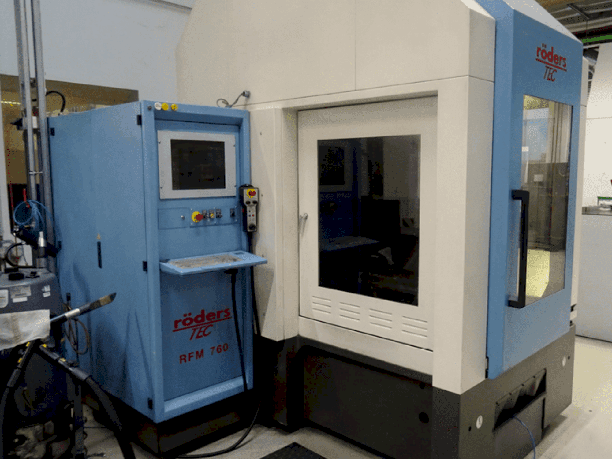 Prikaz  stroja Roders RFM 760  sprijeda
