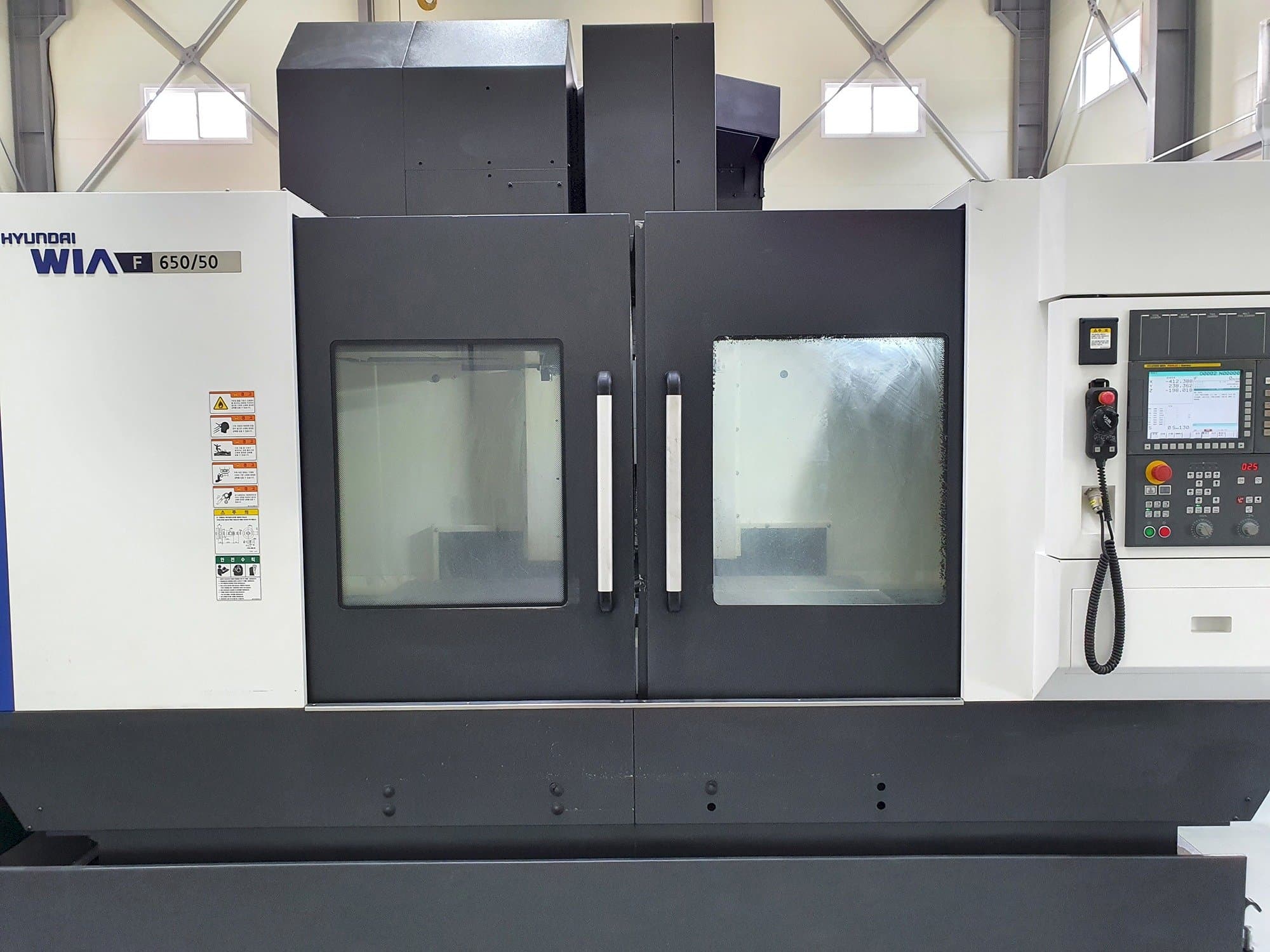 Prikaz  stroja Hyundai Wia F650/50  sprijeda