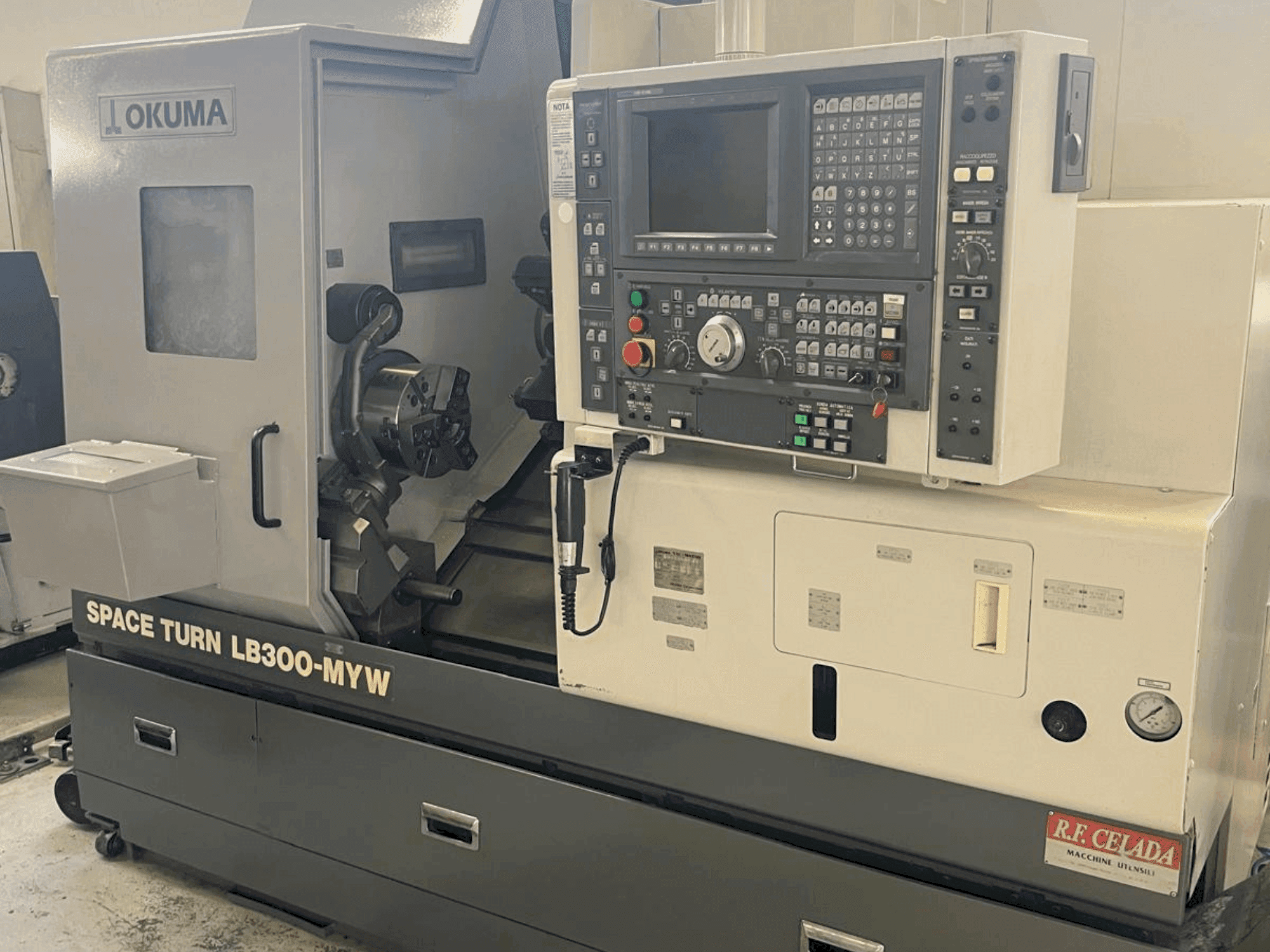 Prikaz  stroja Okuma SPACE TURN LB 300 MYW  sprijeda