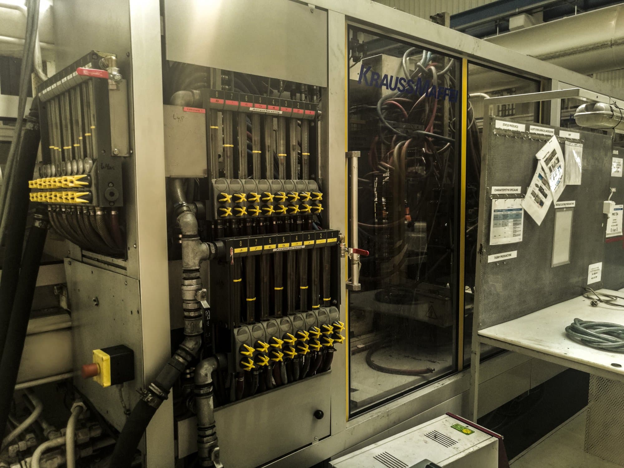Prikaz  stroja Krauss Maffei 800-8000 MC sprijeda