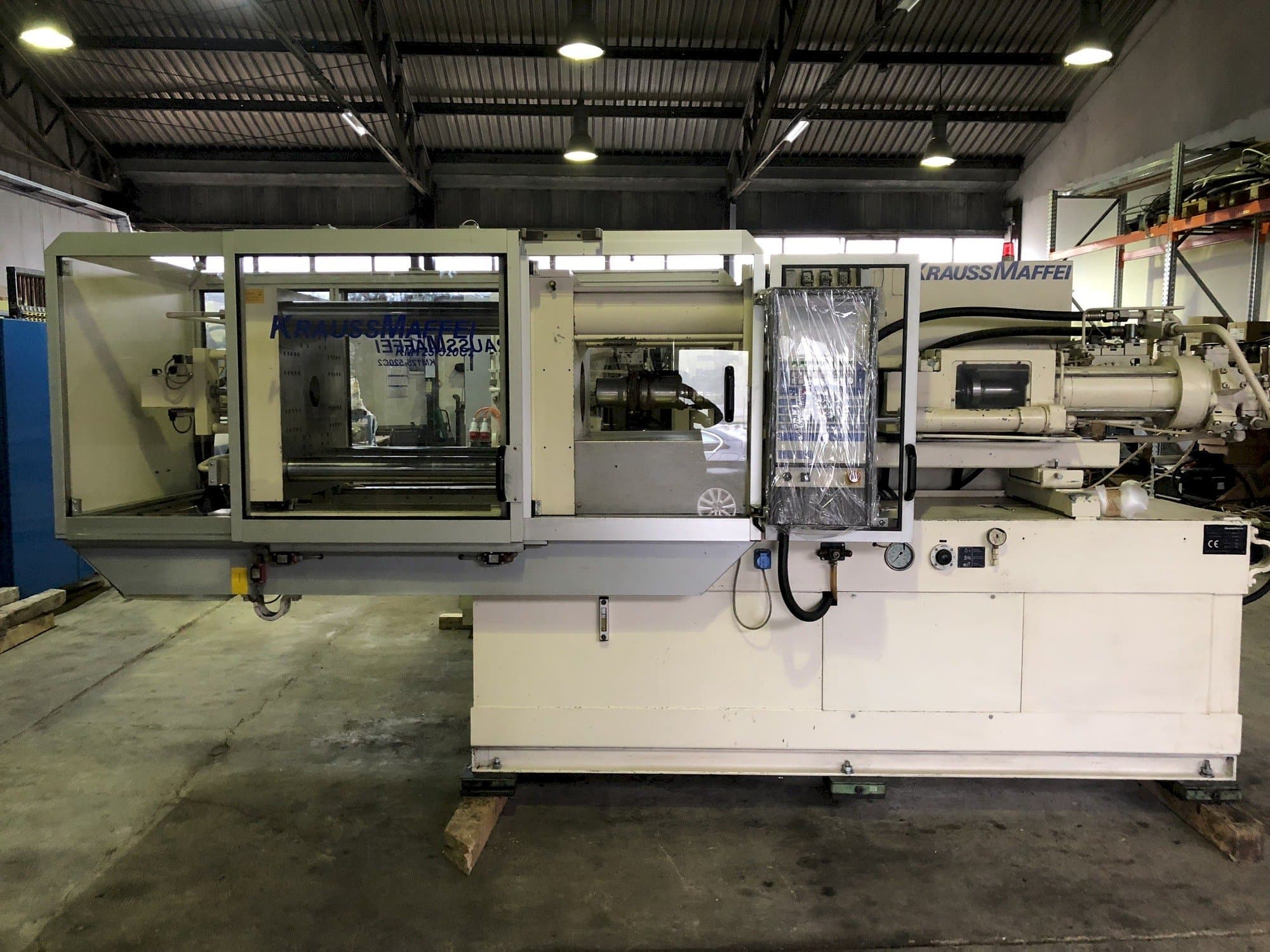 Prikaz  stroja Krauss Maffei 125-520  sprijeda