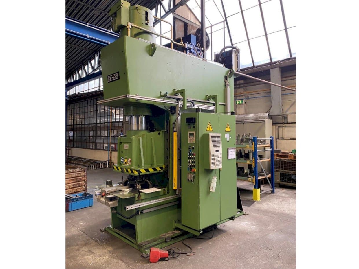Prikaz  stroja Dunkes HZS 160  sprijeda