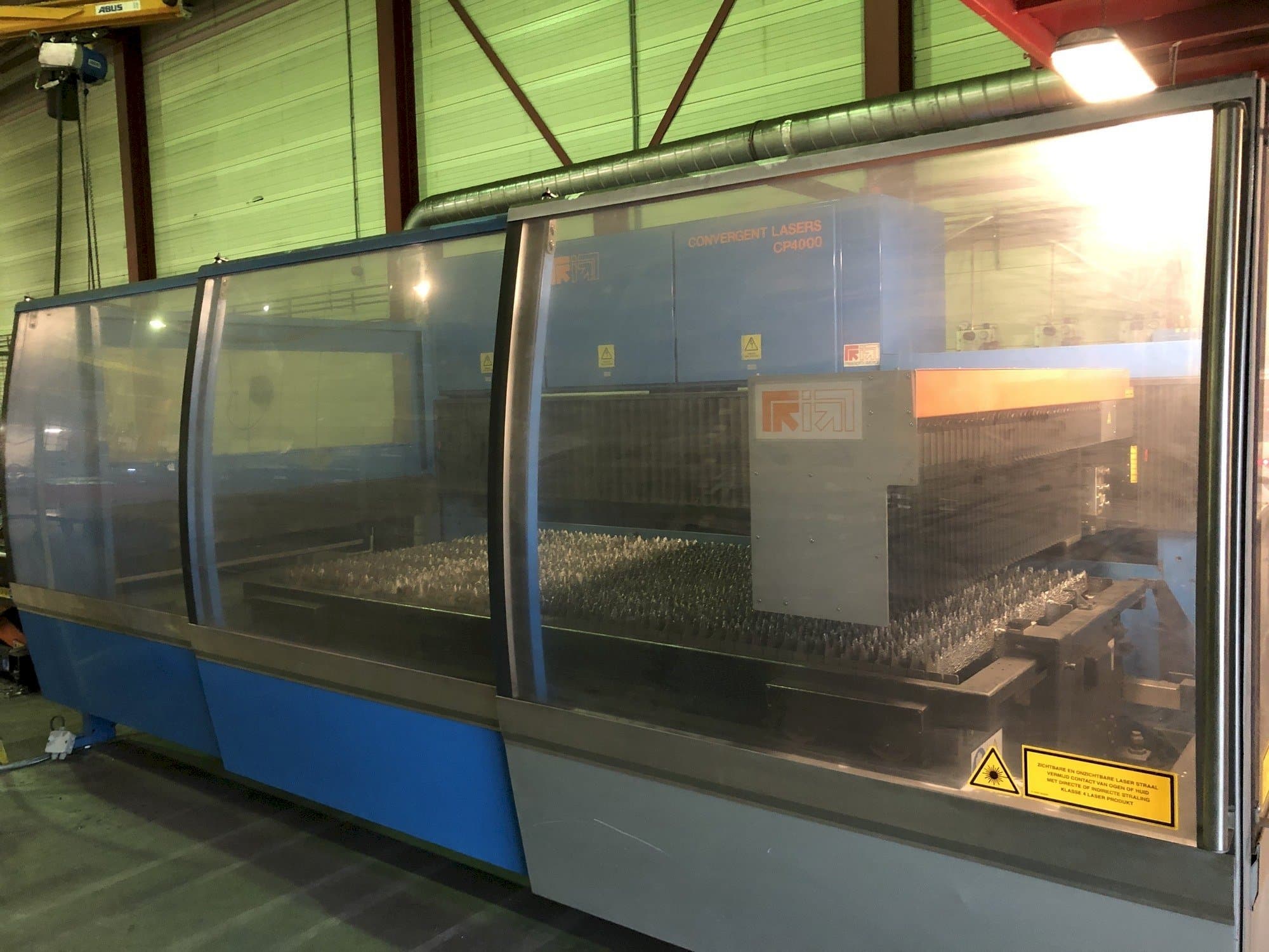 Prikaz  stroja Prima Power Platino CP4000  sprijeda