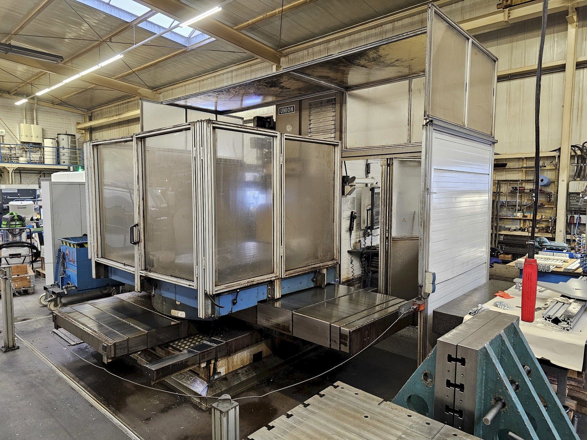 Prikaz  stroja UNION TC 110  sprijeda