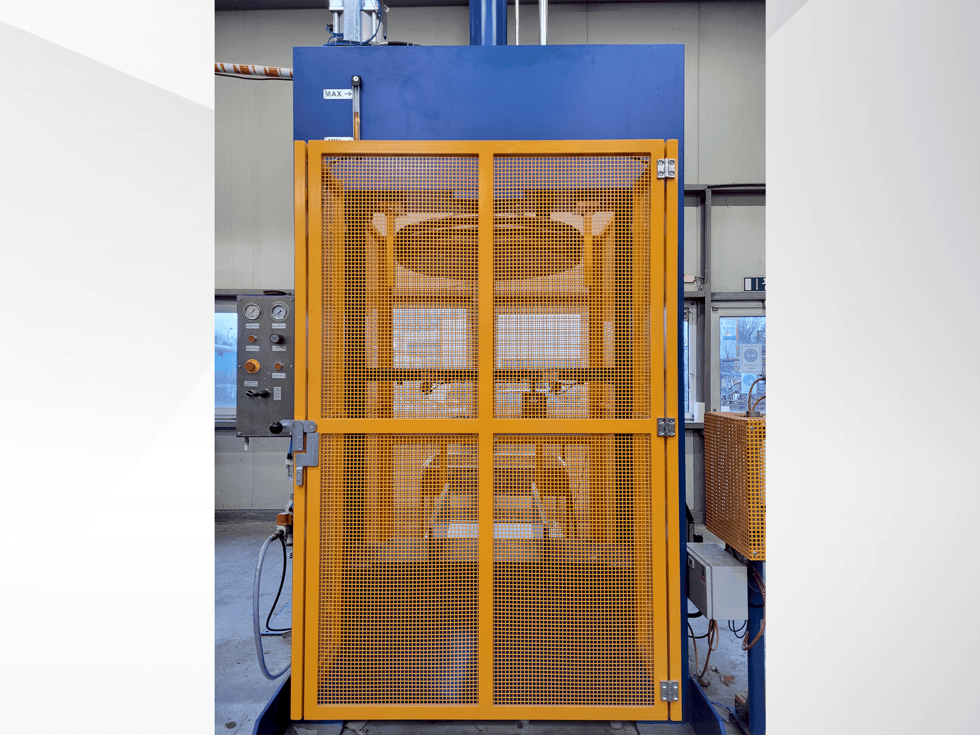 Prikaz  stroja NANINNI RENATO PV- EXTRUDER MOD.PV800M-AT  sprijeda