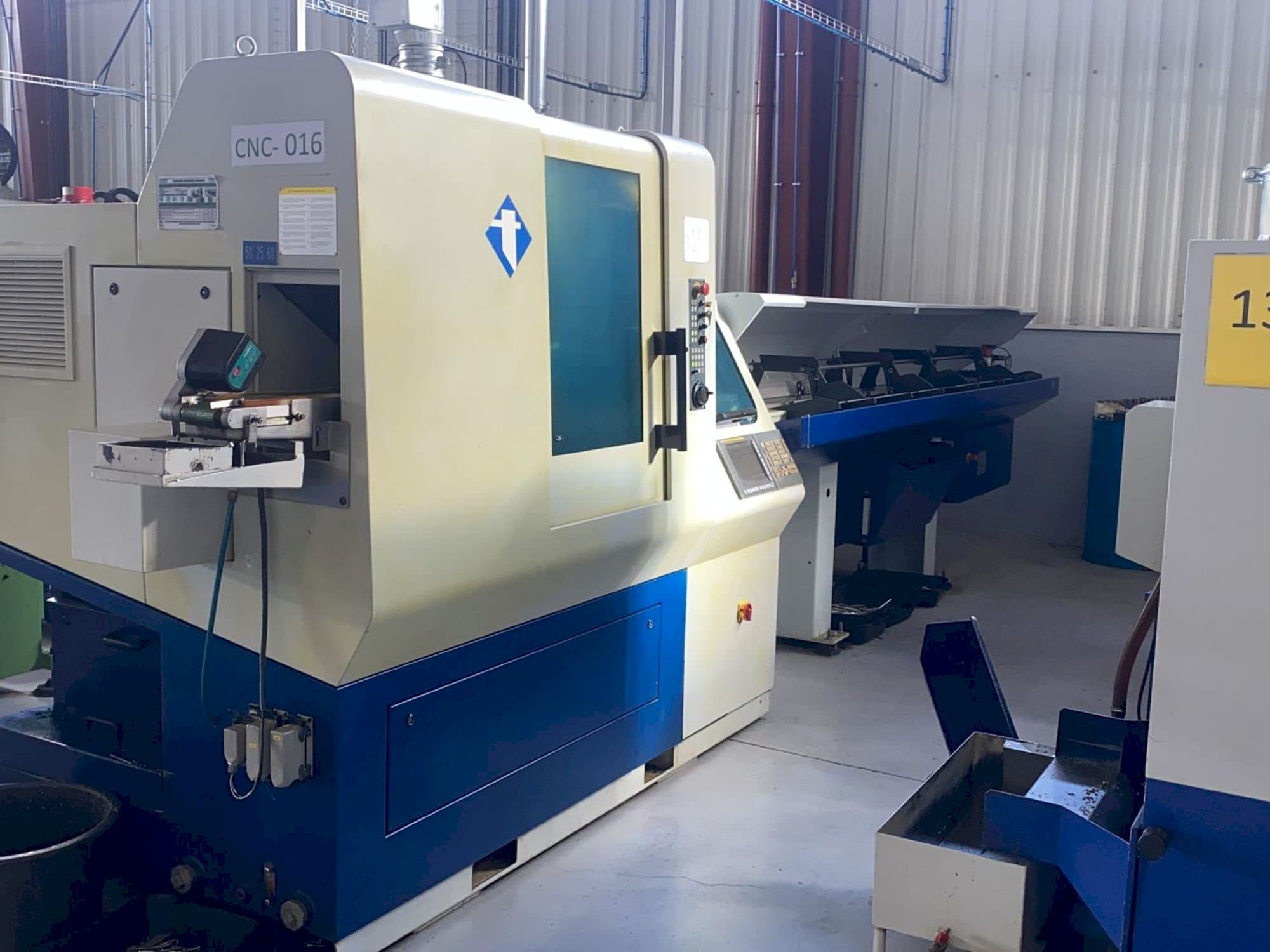 Prikaz  stroja Tornos DECO 20S  sprijeda