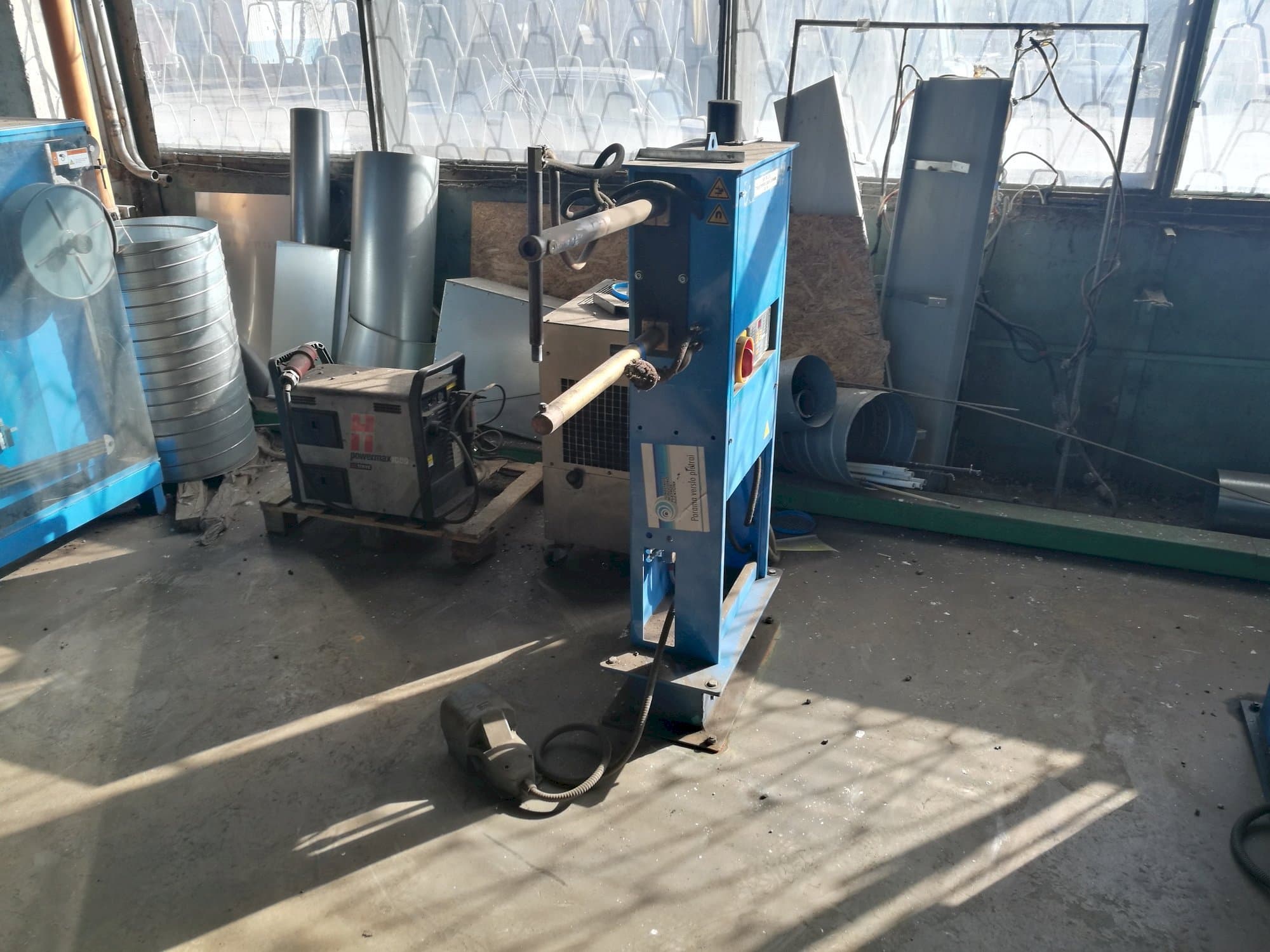 Prikaz  stroja TECNA 4611N  sprijeda