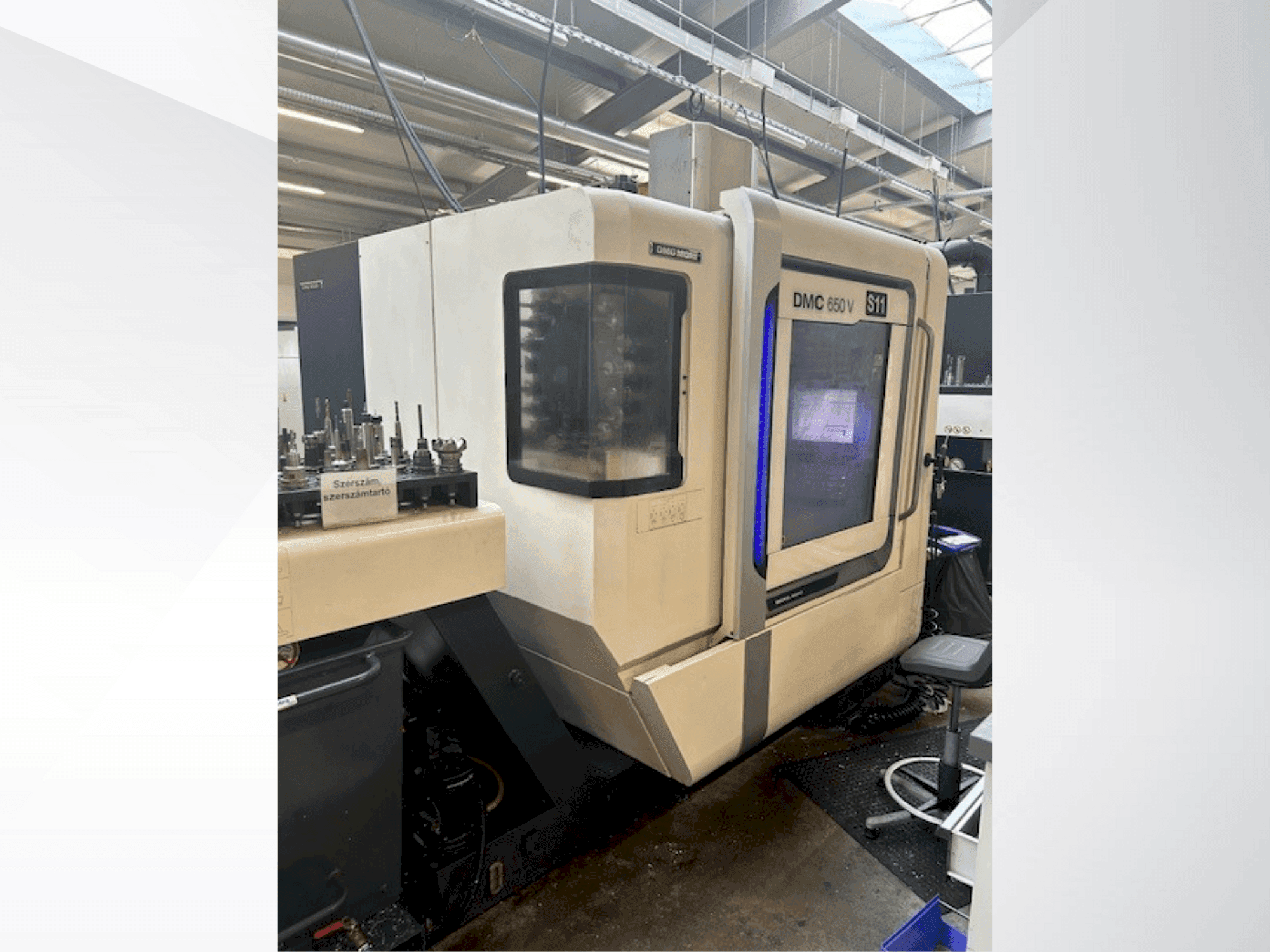 Prikaz  stroja DMG MORI DMC 650 V  sprijeda