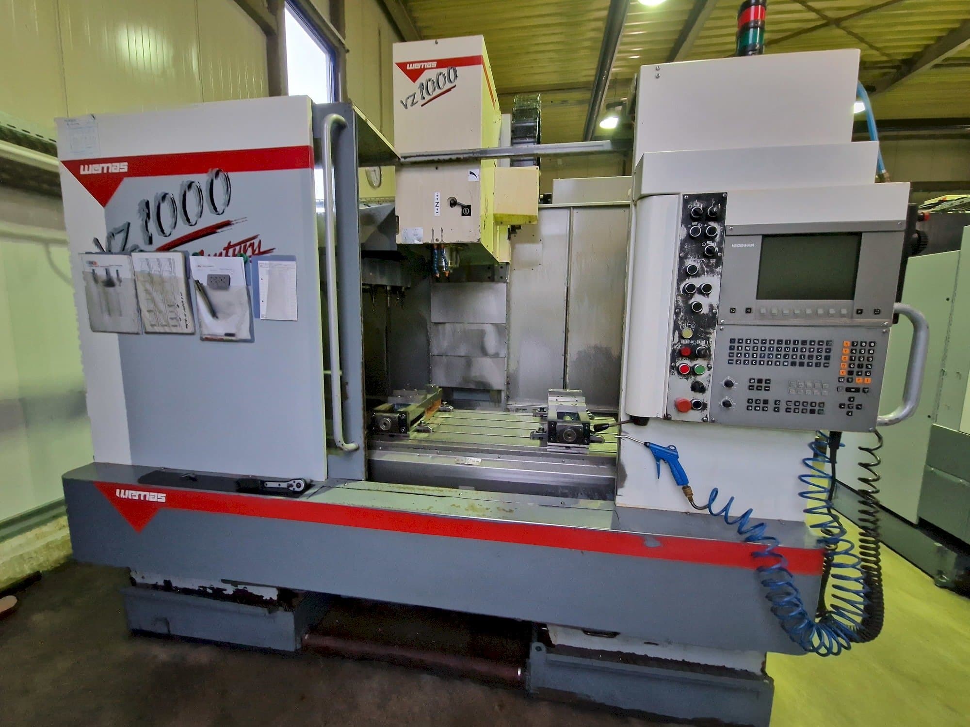 Prikaz  stroja WEMAS VZ 1000  sprijeda