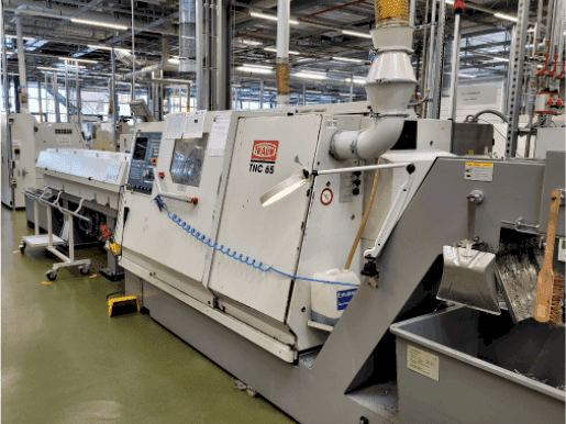 Prikaz  stroja TRAUB TNC 65 DGY  sprijeda