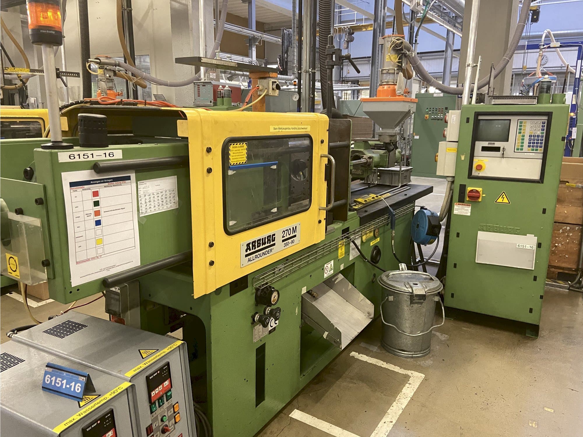Prikaz  stroja Arburg ALLROUNDER 270 M 350 - 90  sprijeda