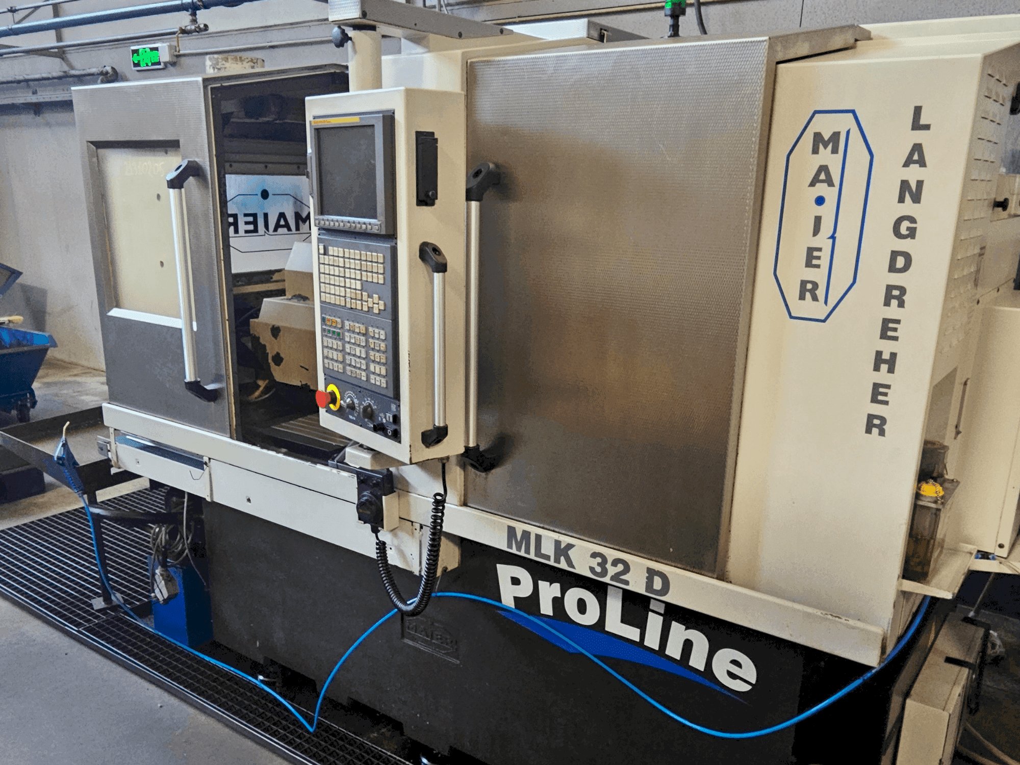 Prikaz  stroja Maier MLK 32D  sprijeda