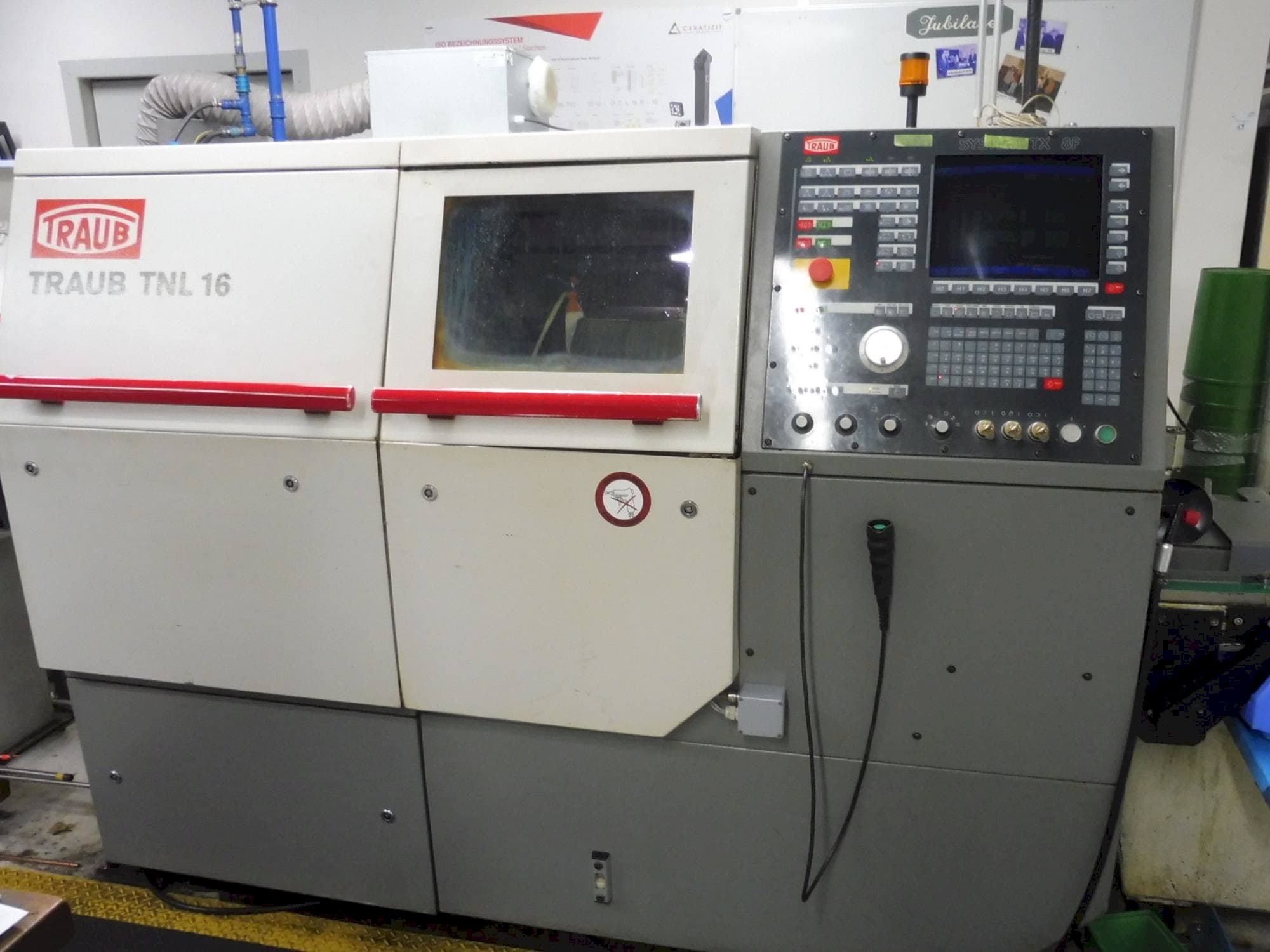 Prikaz  stroja TRAUB TNL 16  sprijeda