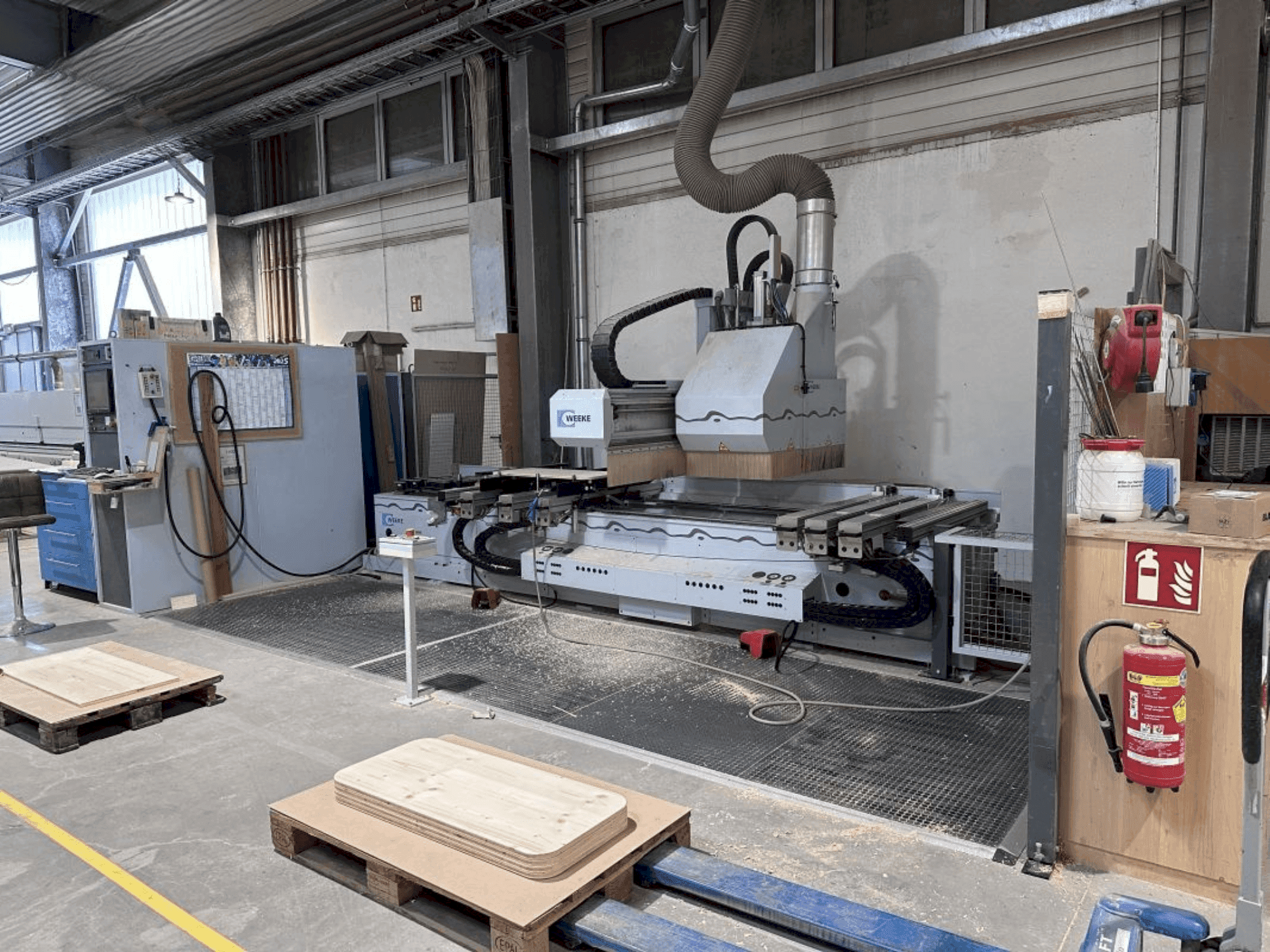 Prikaz  stroja Weeke OPTIMAT BHC 550  sprijeda