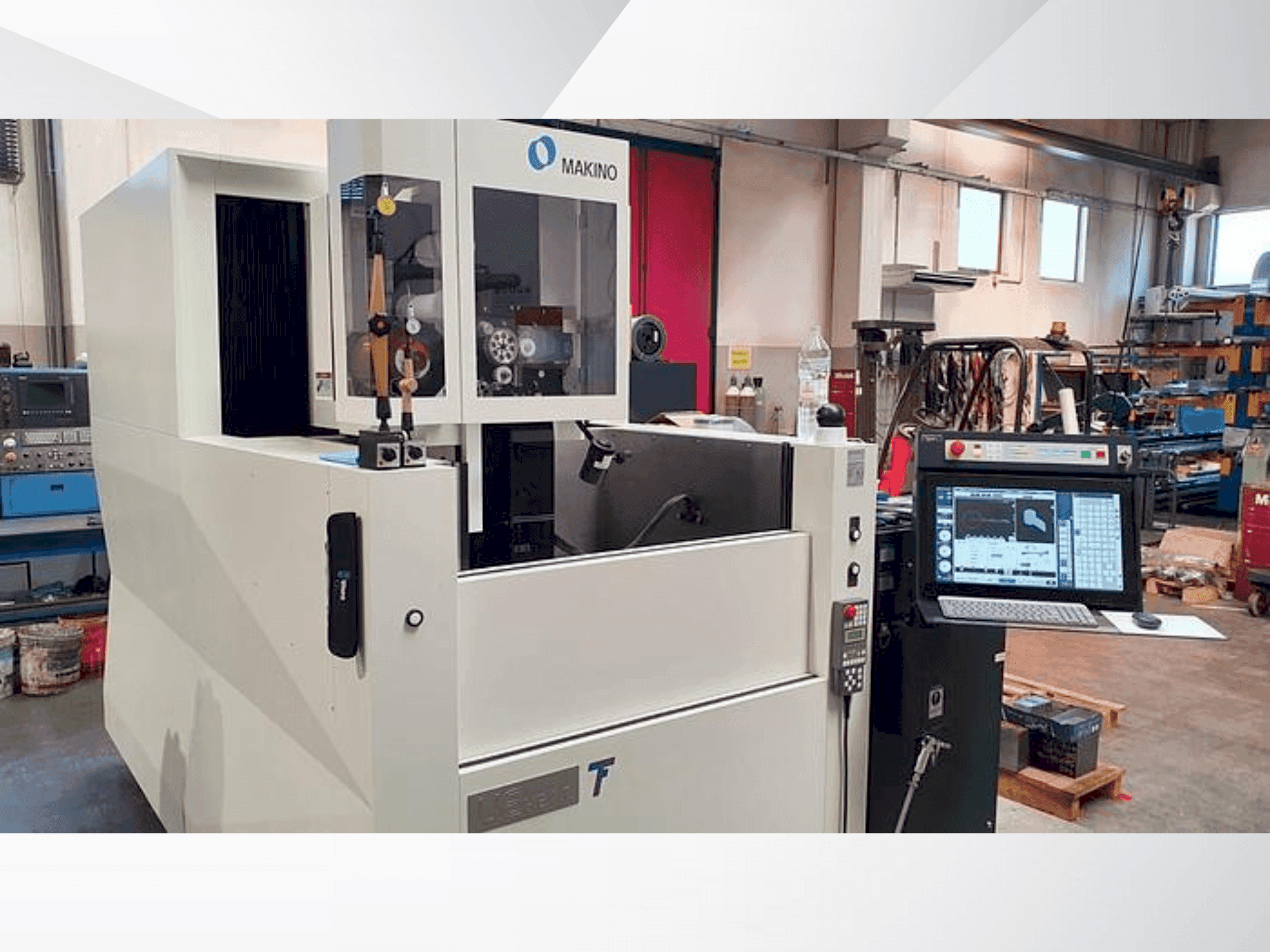 Prikaz  stroja Makino U6 HEAT  sprijeda