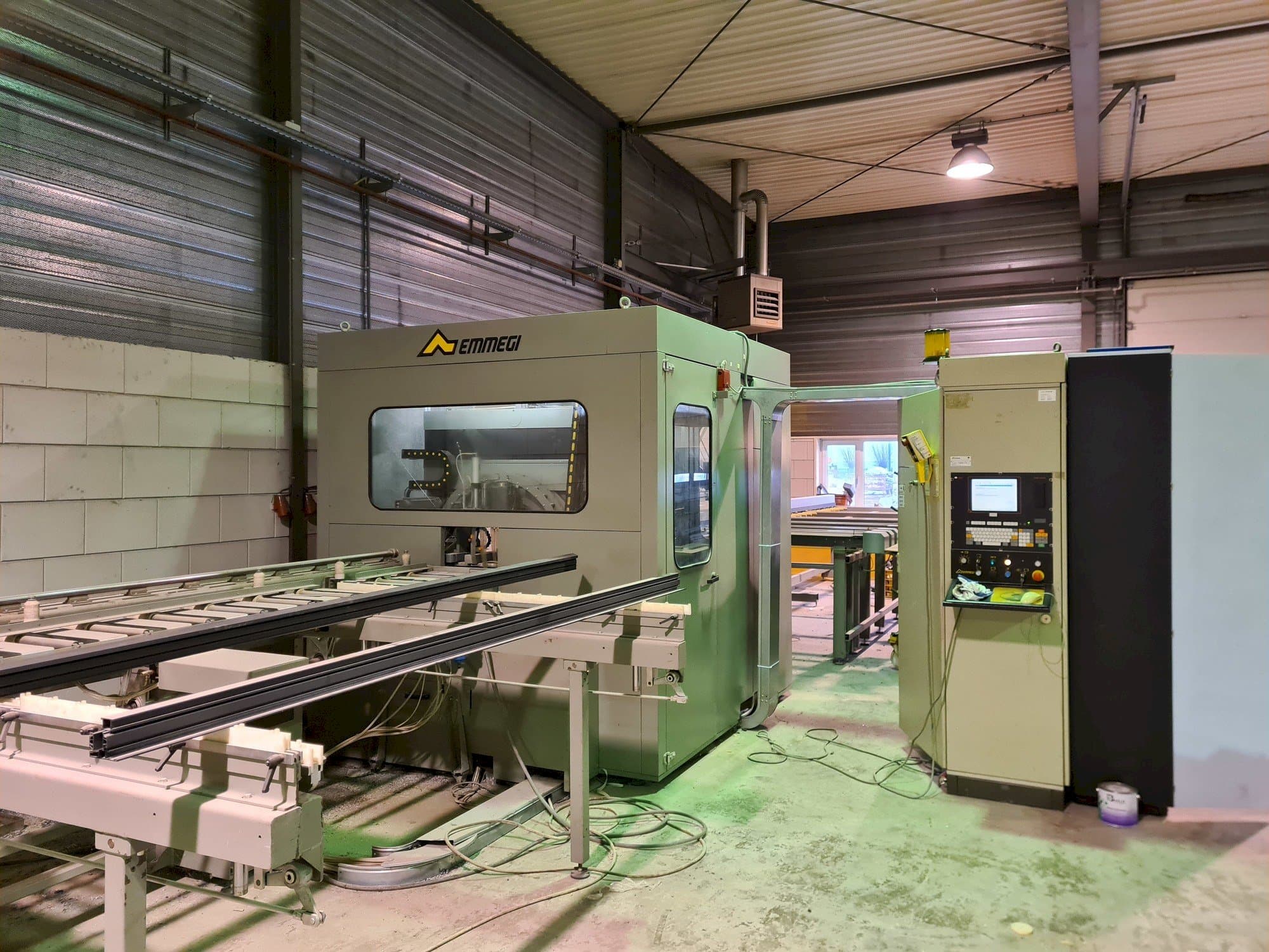 Prikaz  stroja Emmegi Quadra  sprijeda