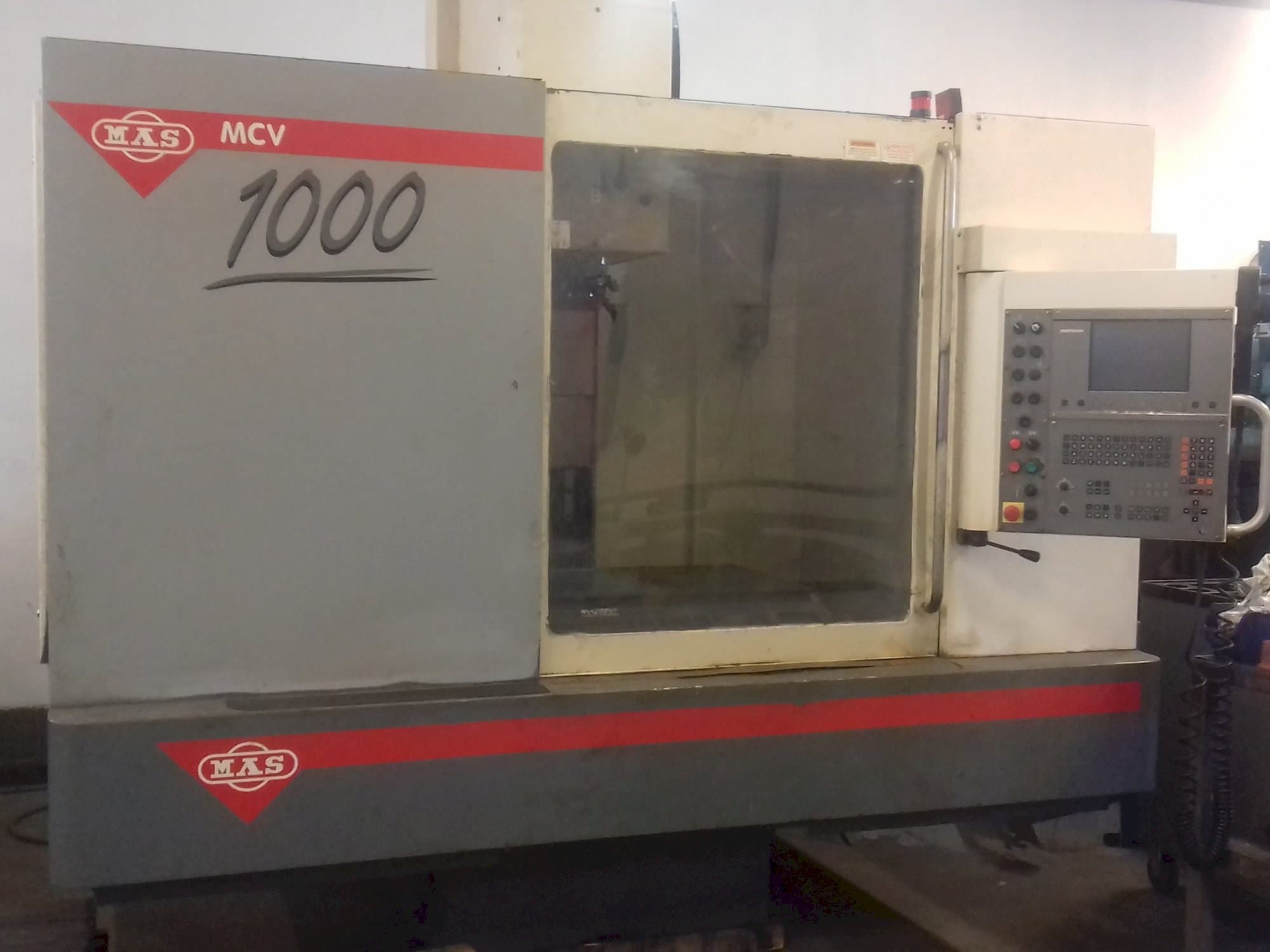 Prikaz  stroja KOVOSVIT MAS MCV 1000 CNC  sprijeda