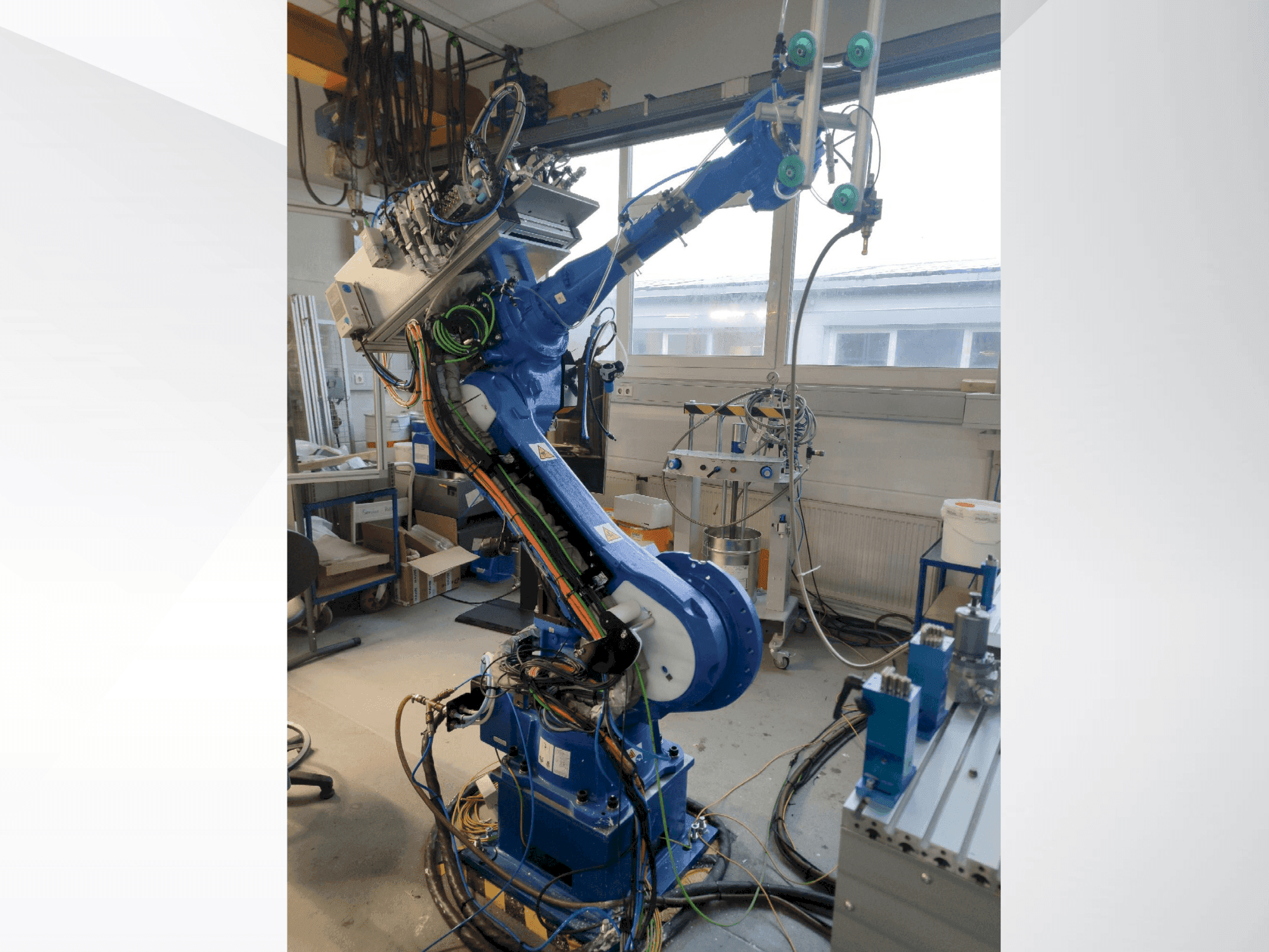 Prikaz  stroja Yaskawa 6VX88  sprijeda
