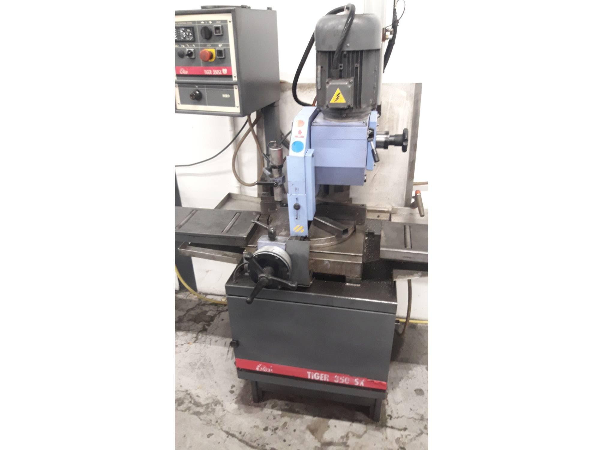 Prikaz  stroja MEP TIGER 350SX  sprijeda