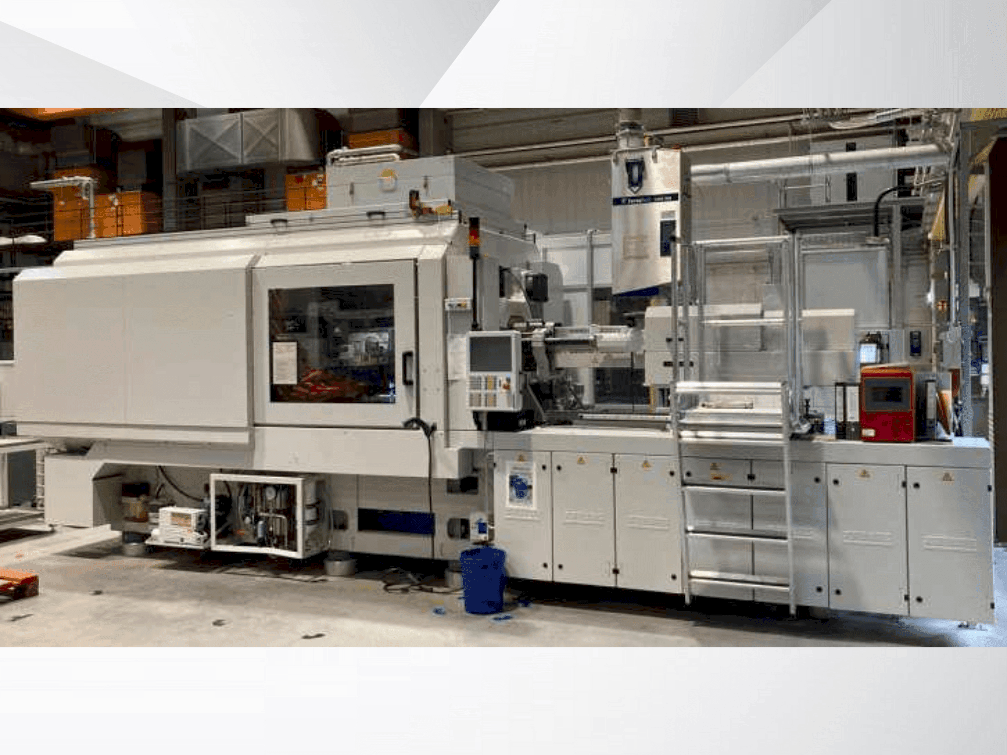 Prikaz  stroja Arburg SGM Allrounder 720A  sprijeda