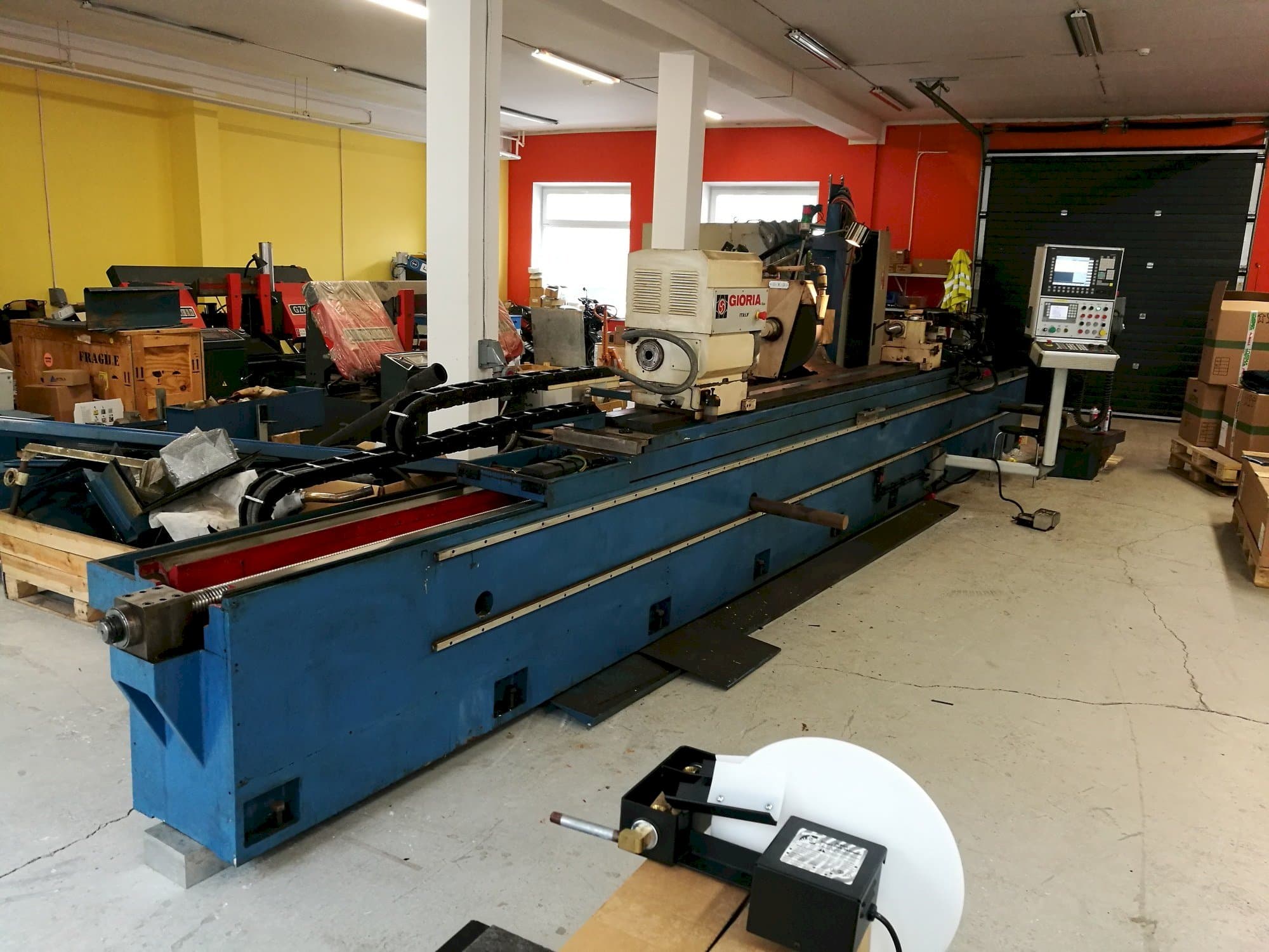 Prikaz  stroja Gioria RU / PN 3500 CNC  sprijeda