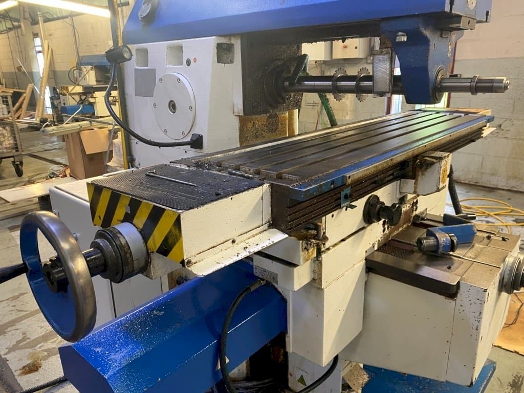 Prikaz  stroja TOS Olomouc FGU 32  sprijeda