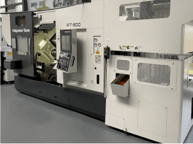 Prikaz  stroja NAKAMURA WT-300/GR 210  sprijeda