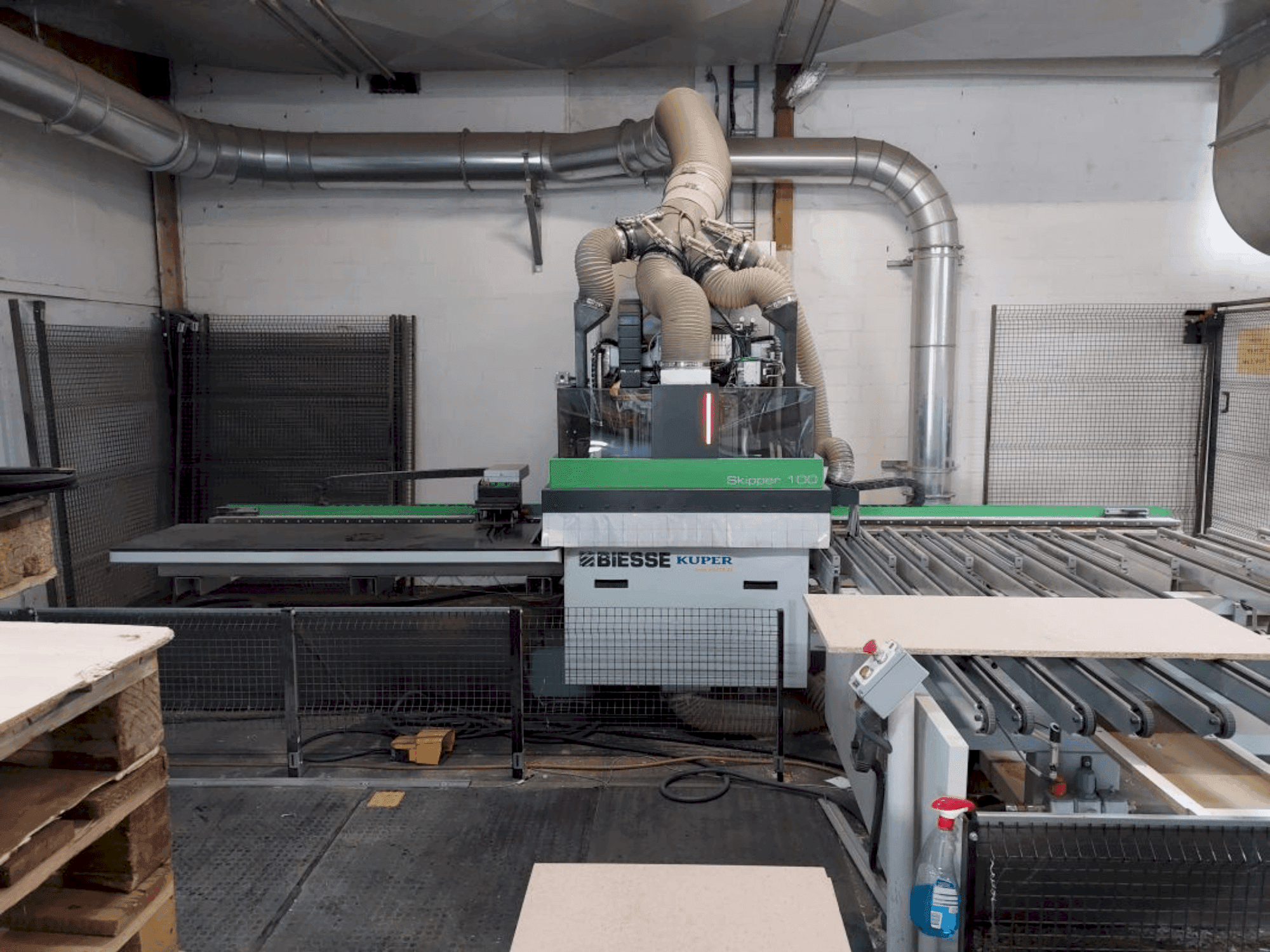 Prikaz  stroja BIESSE SKIPPER 100 L  sprijeda