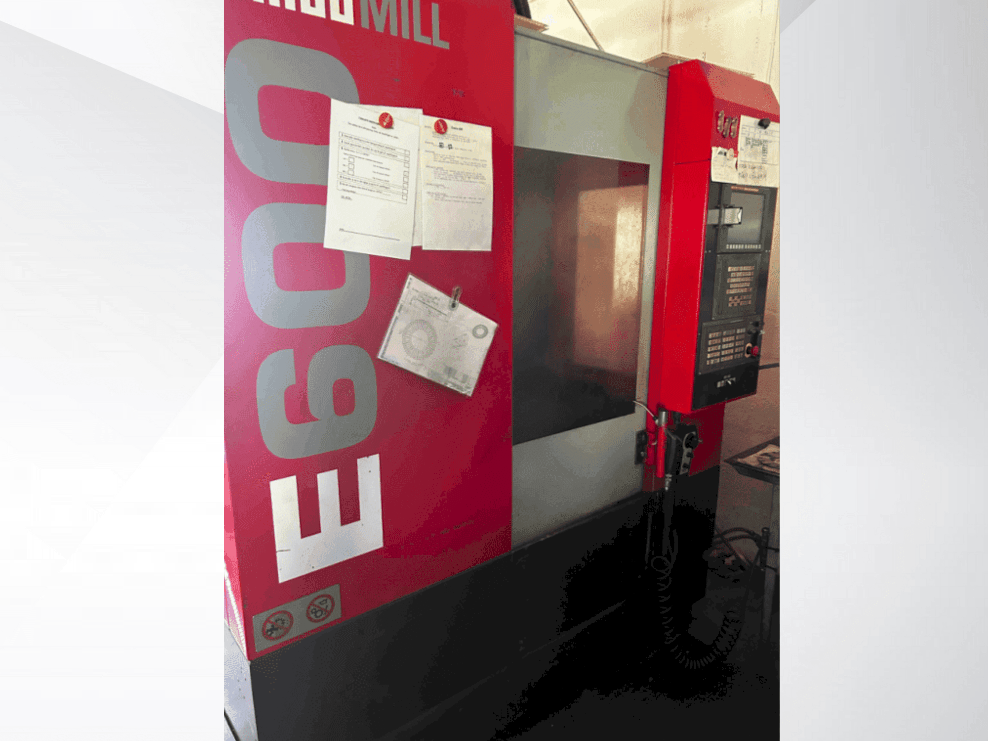 Prikaz  stroja EMCO E600  sprijeda