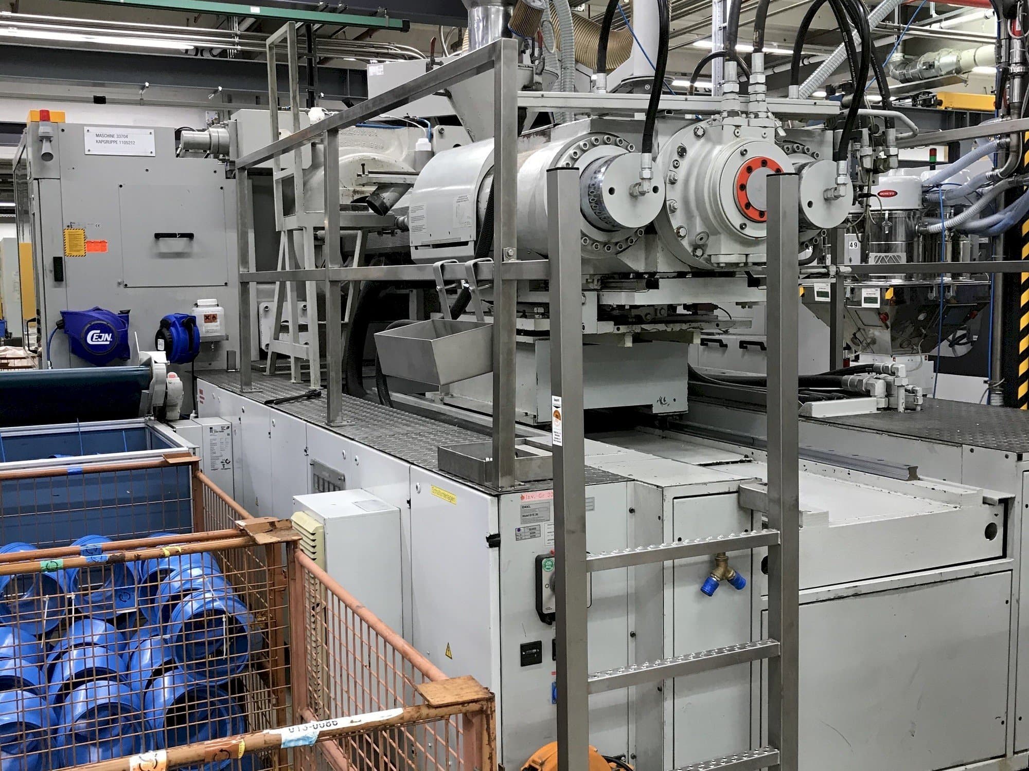 Prikaz  stroja ENGEL ES 3550/550 EC 100  sprijeda