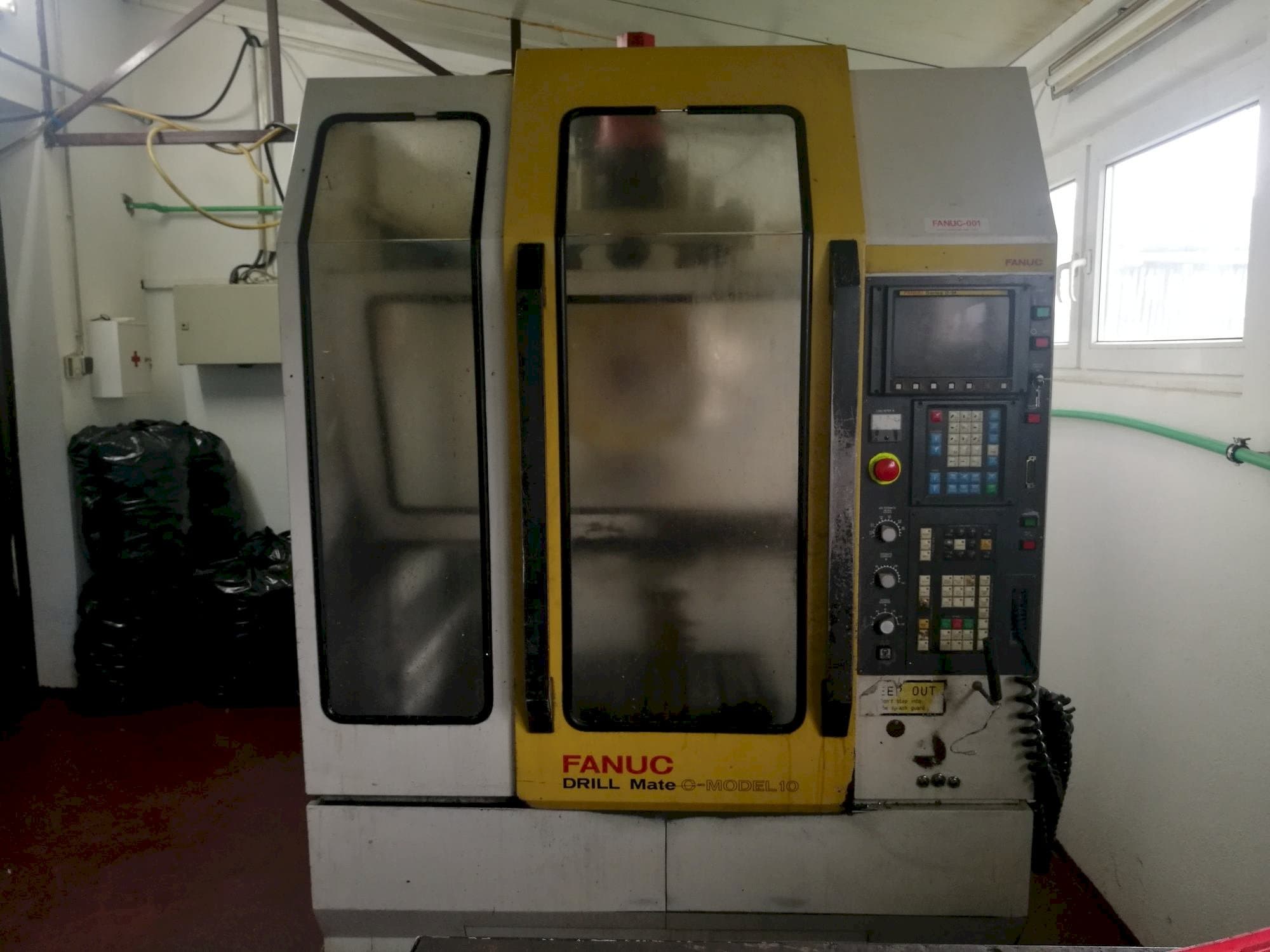 Prikaz  stroja FANUC DRILL MATE C-MODEL 10  sprijeda