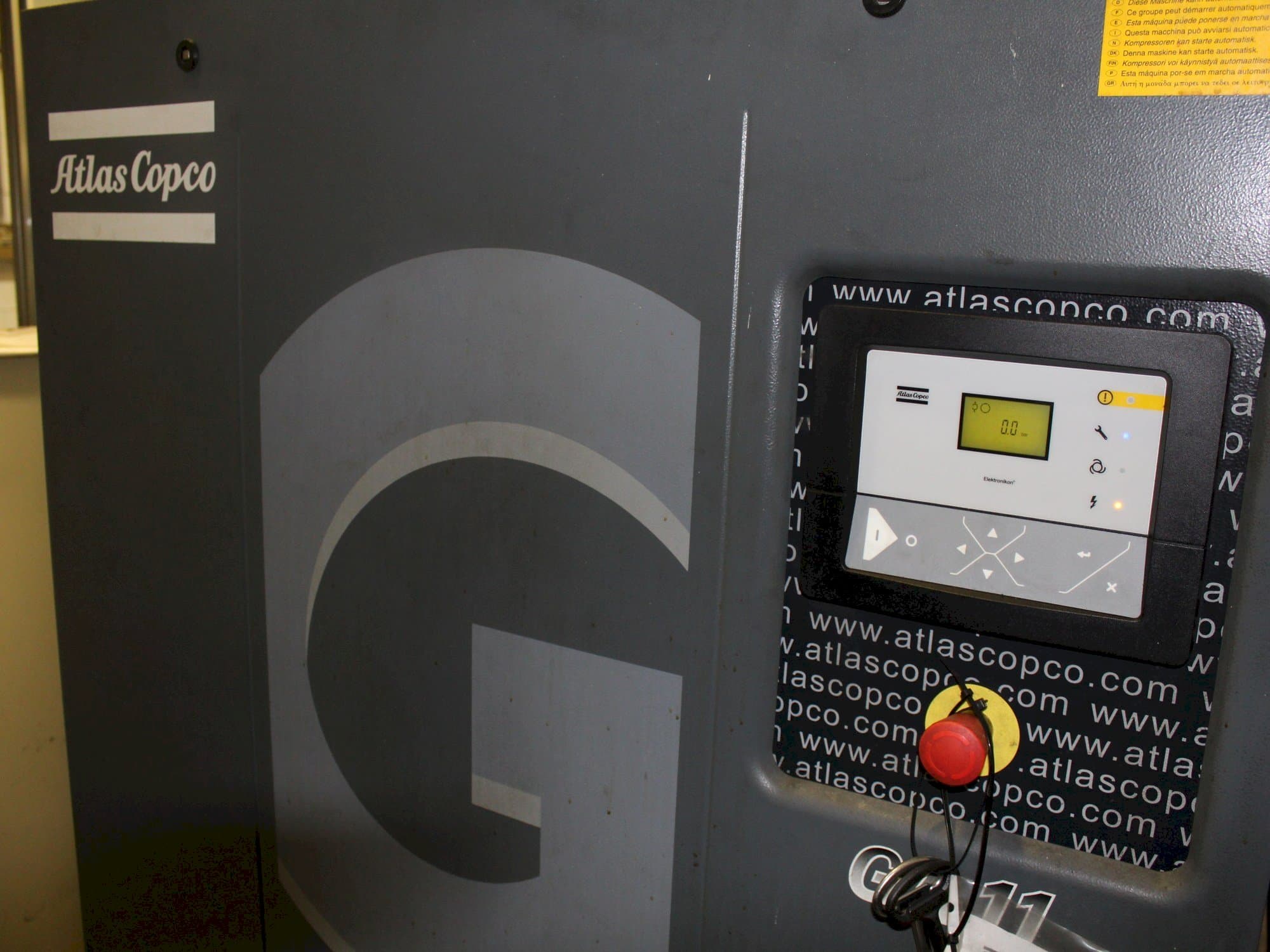 Prikaz  stroja Atlas Copco GA11  sprijeda