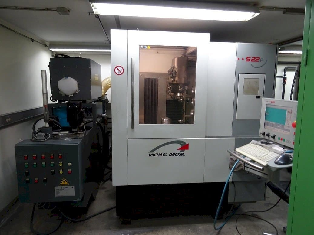 Prikaz  stroja Michael Deckel S22 P  sprijeda