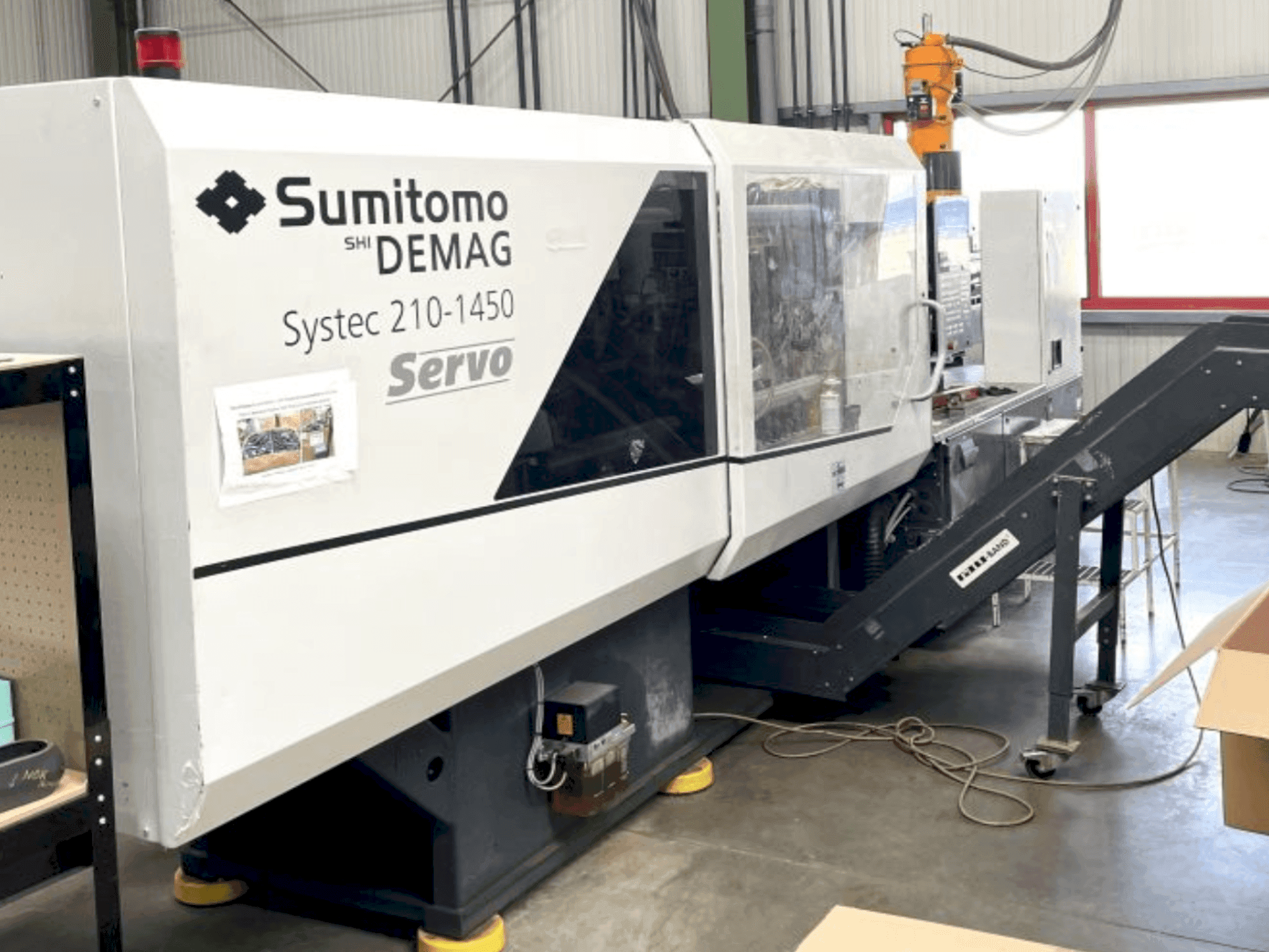 Prikaz  stroja DEMAG System 210-1450  sprijeda