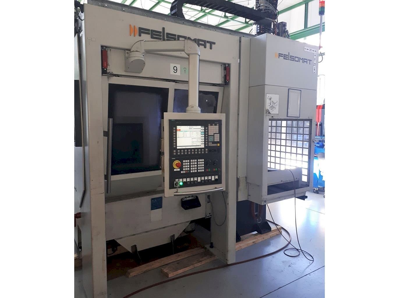 Prikaz  stroja Felsomat FTC 160  sprijeda