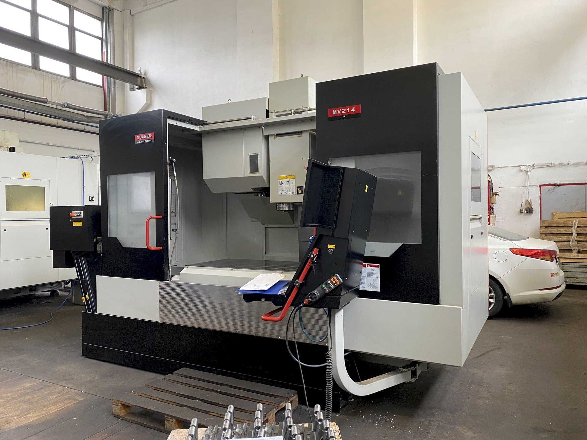 Prikaz  stroja Quaser MV214P/12B  sprijeda