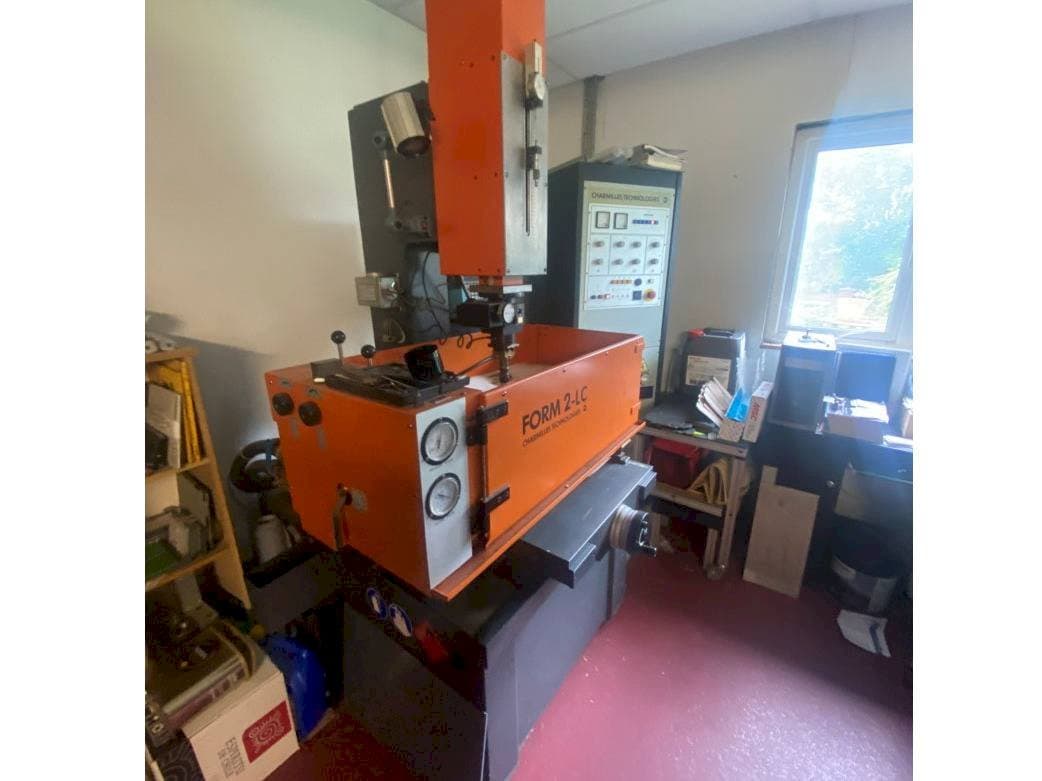 Prikaz  stroja CHARMILLES Form 2-LC  sprijeda