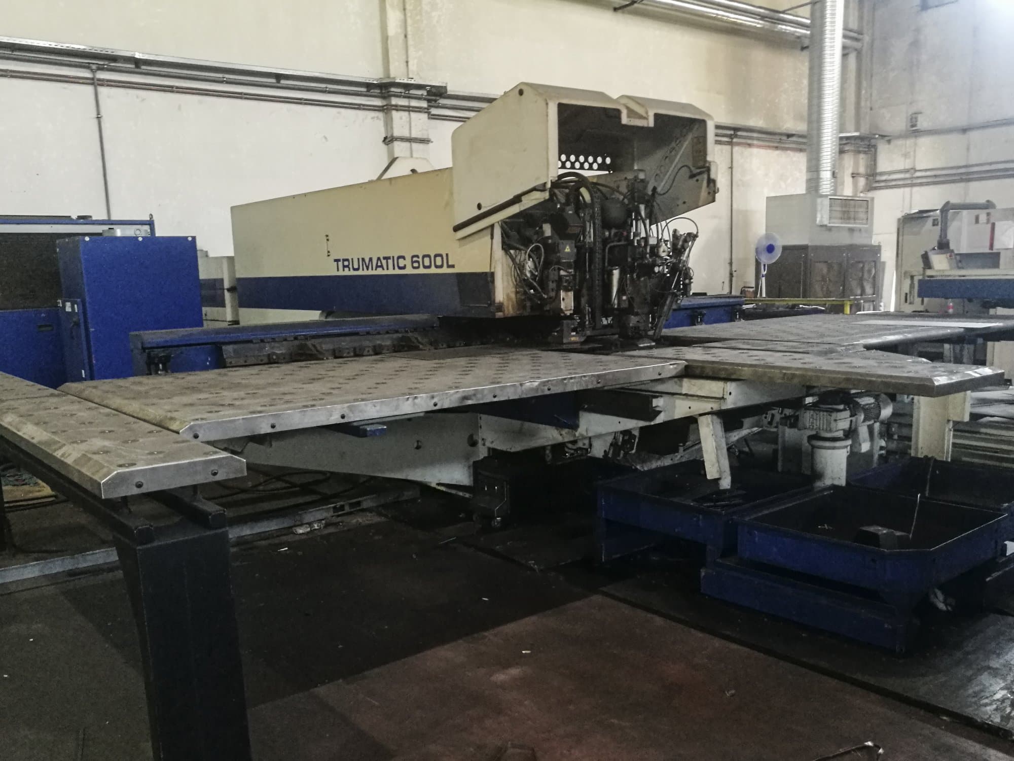Prikaz stroja Trumpf Trumatic 600L slijeva