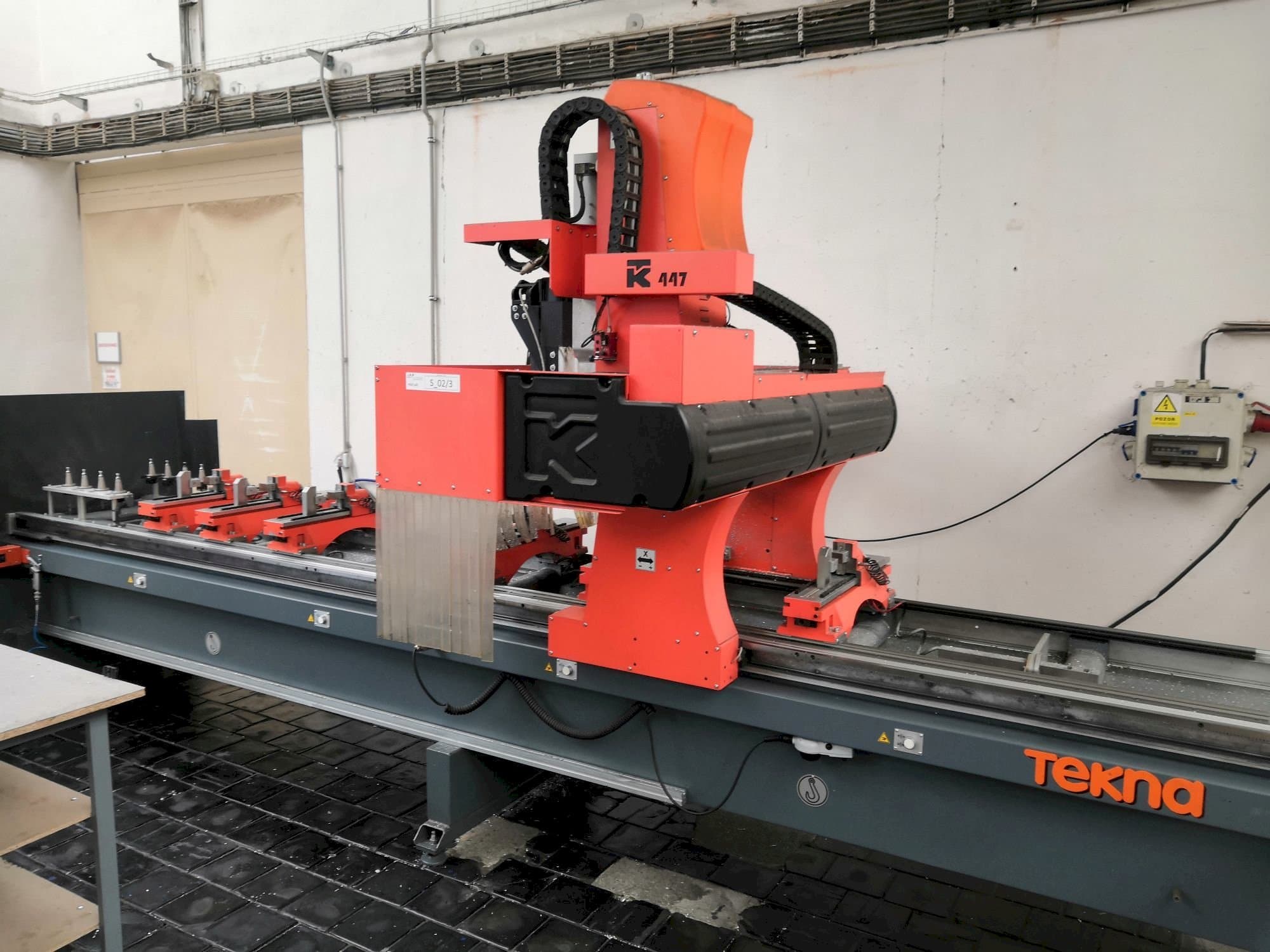 Prikaz  stroja Tekna TK447/4  sprijeda