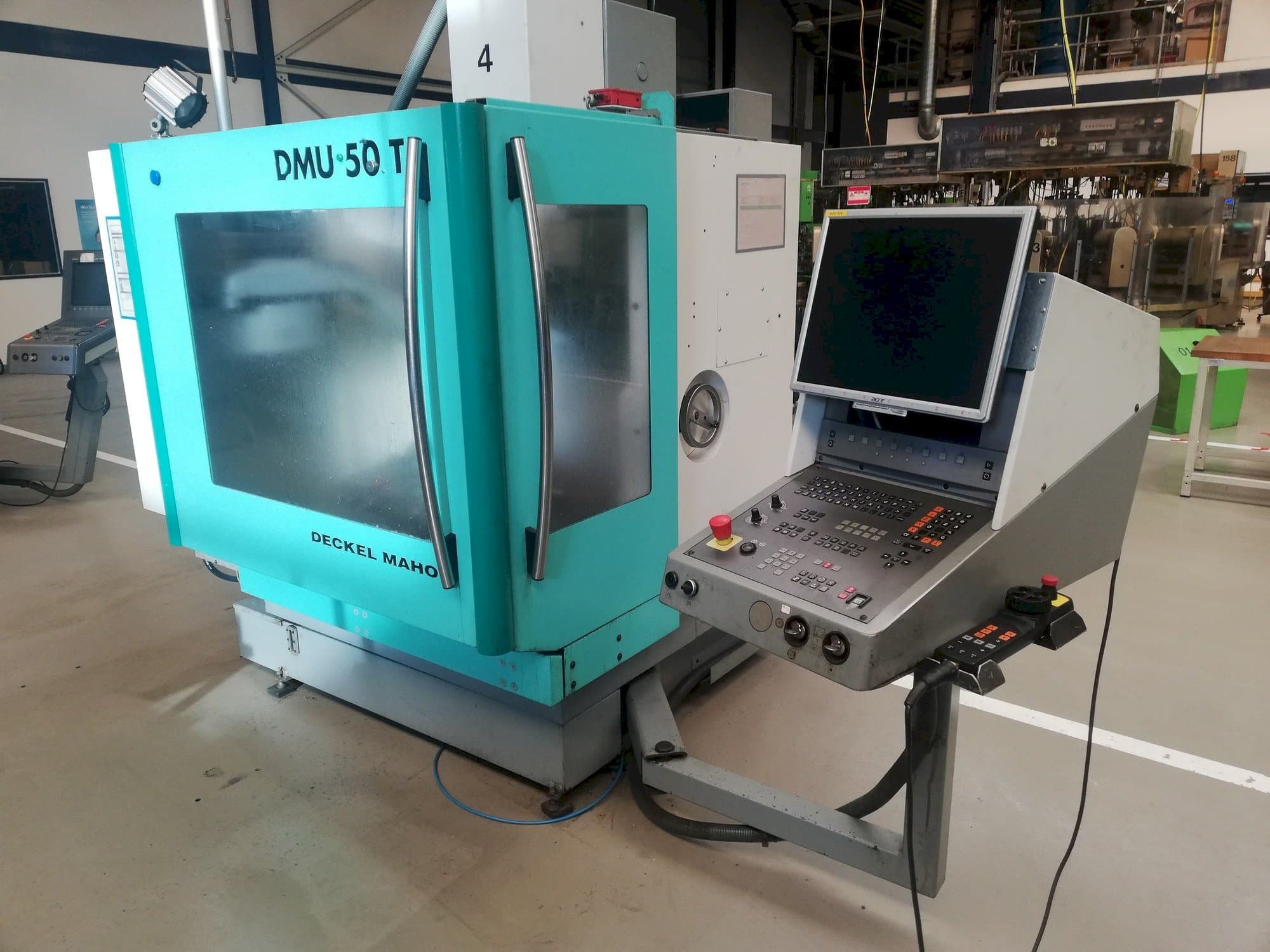 Prikaz  stroja DECKEL MAHO DMU 50T  sprijeda