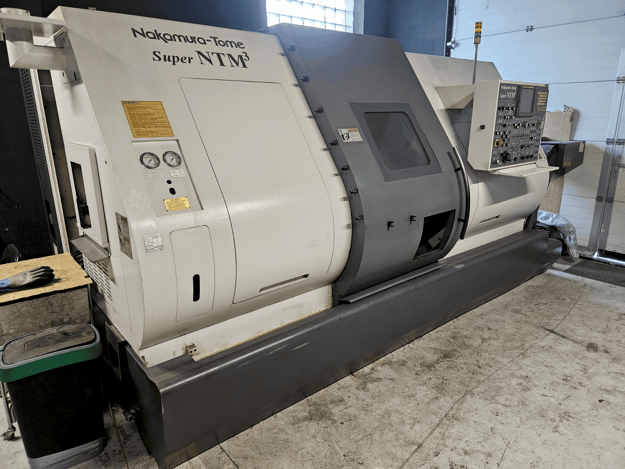 Prikaz  stroja NAKAMURA-TOME Super NTM3  sprijeda