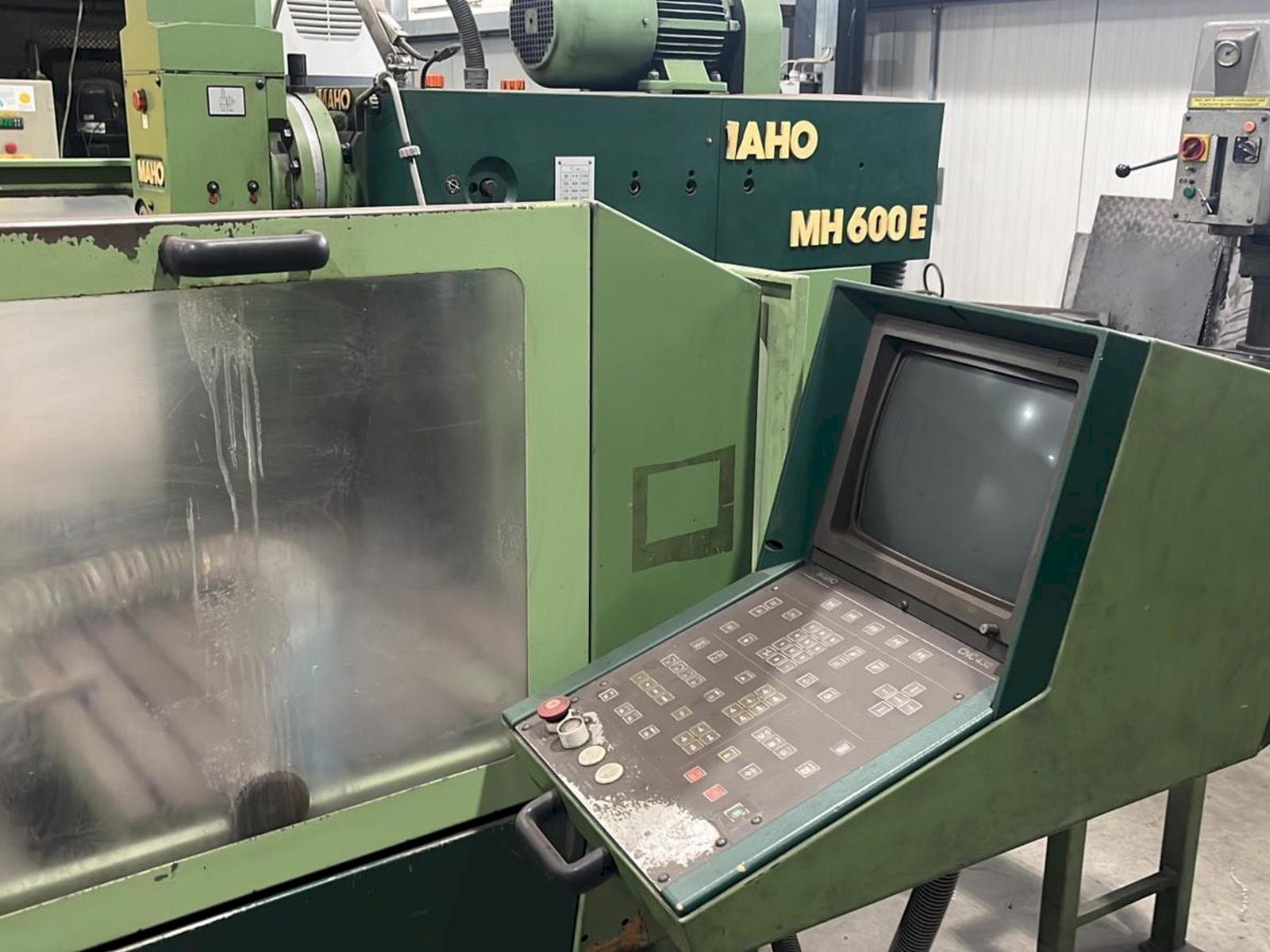 Prikaz  stroja MAHO MH 600 E  sprijeda