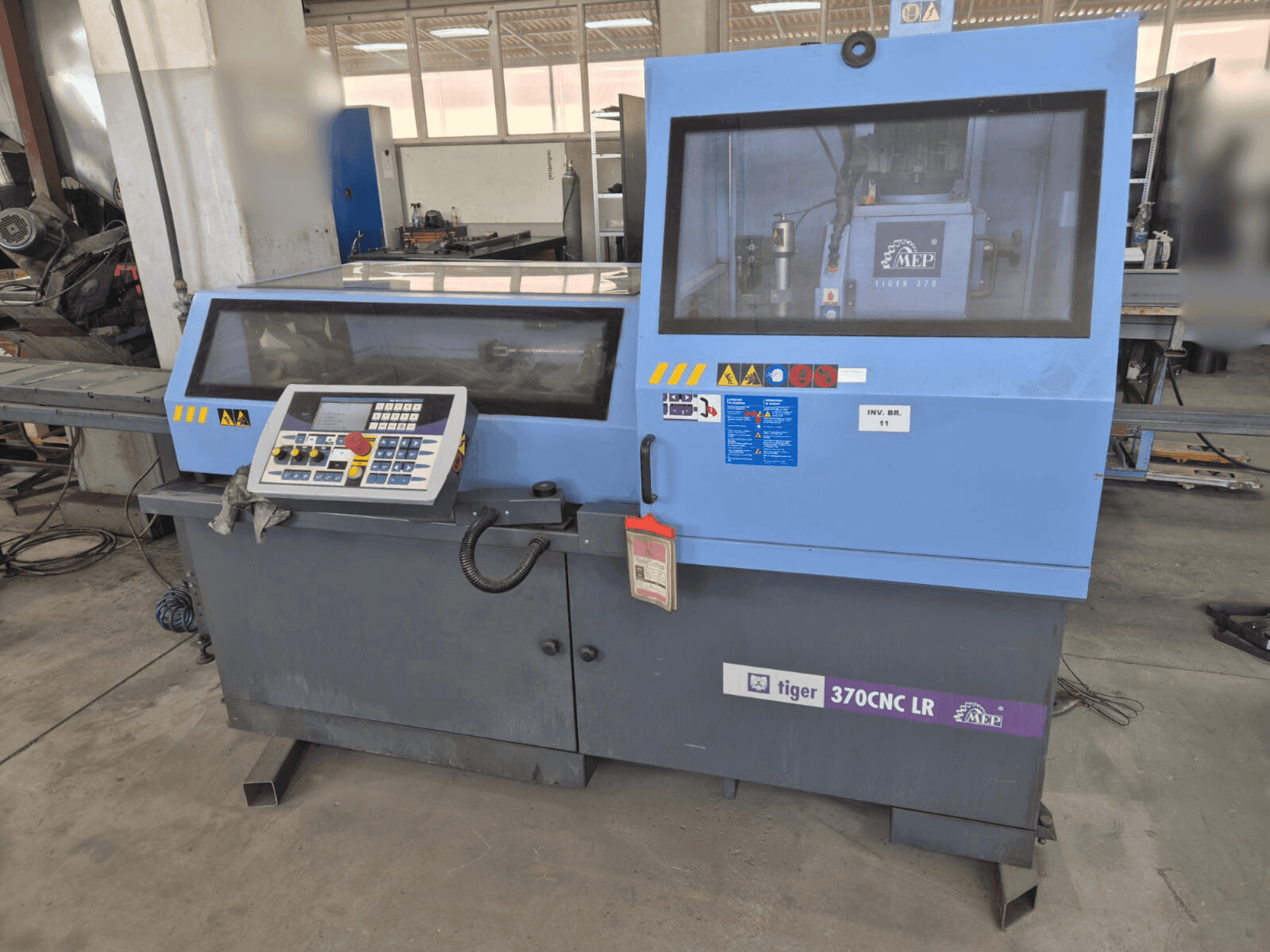 Prikaz  stroja MEP Tiger 370 CNC  sprijeda