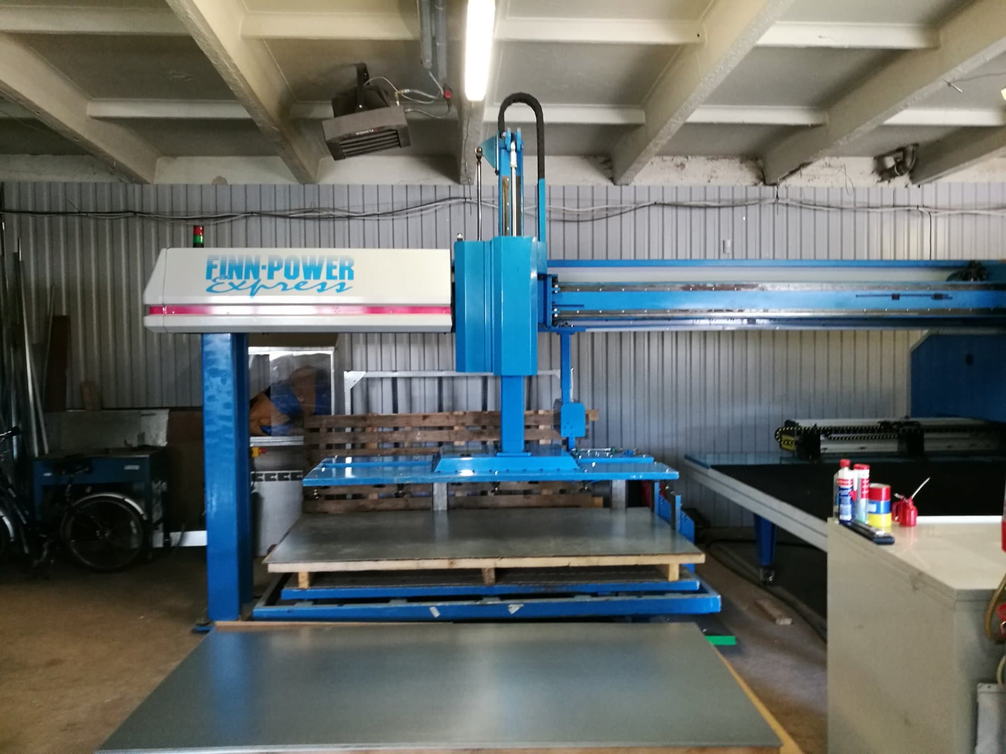 Prikaz  stroja Finn-Power A5-20 SB sprijeda