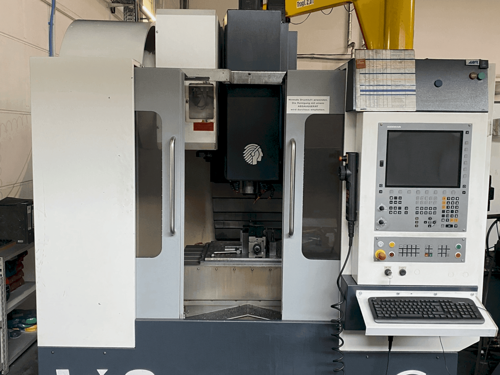 Prikaz  stroja Huron VX8  sprijeda