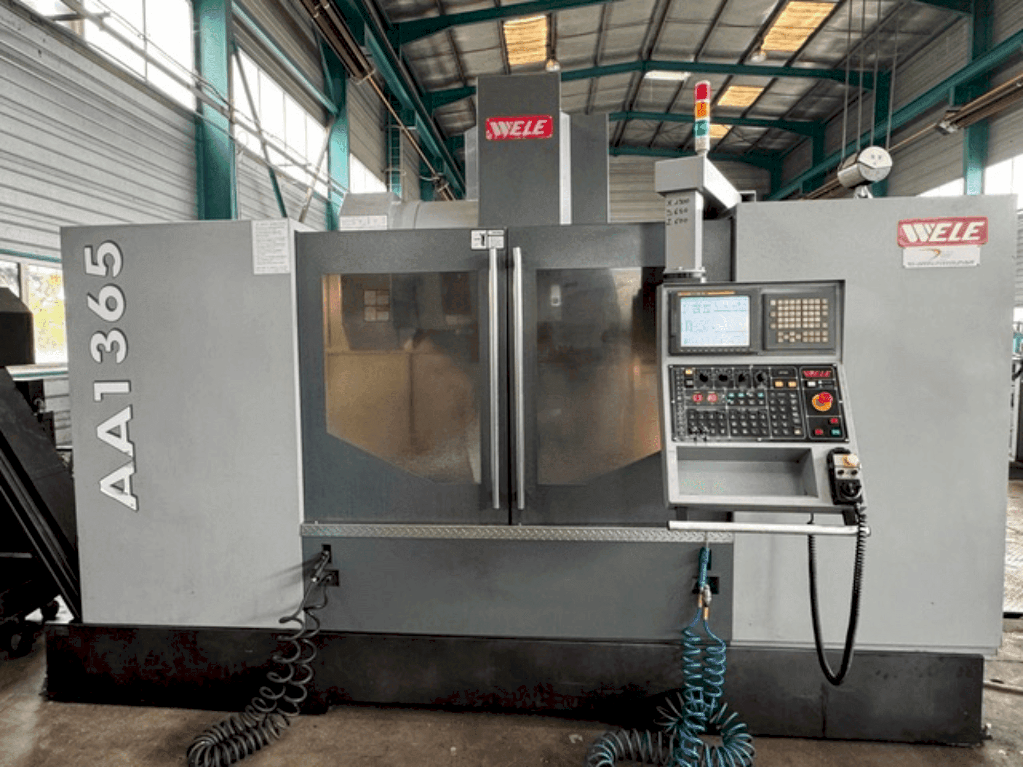 Prikaz  stroja Wele AA1365  sprijeda