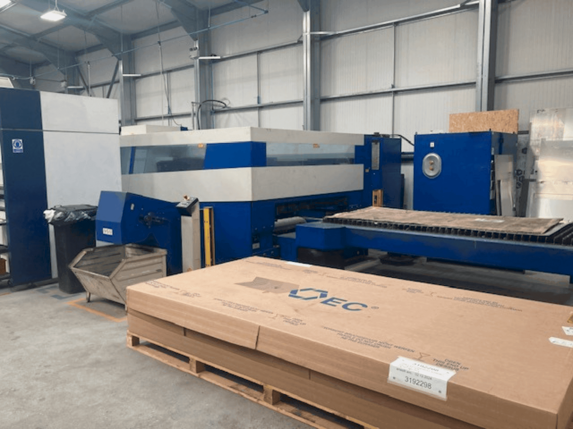 Prikaz  stroja TRUMPF Trulaser 5030  sprijeda