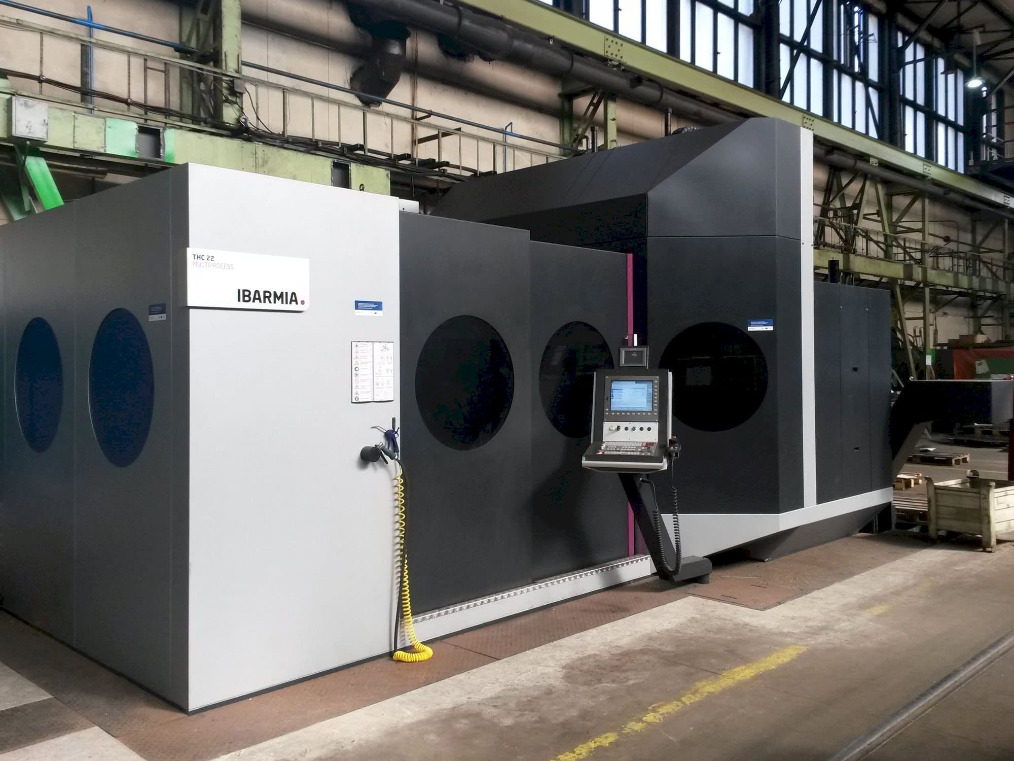 Prikaz  stroja IBARMIA THC 22 MULTIPROCESS  sprijeda