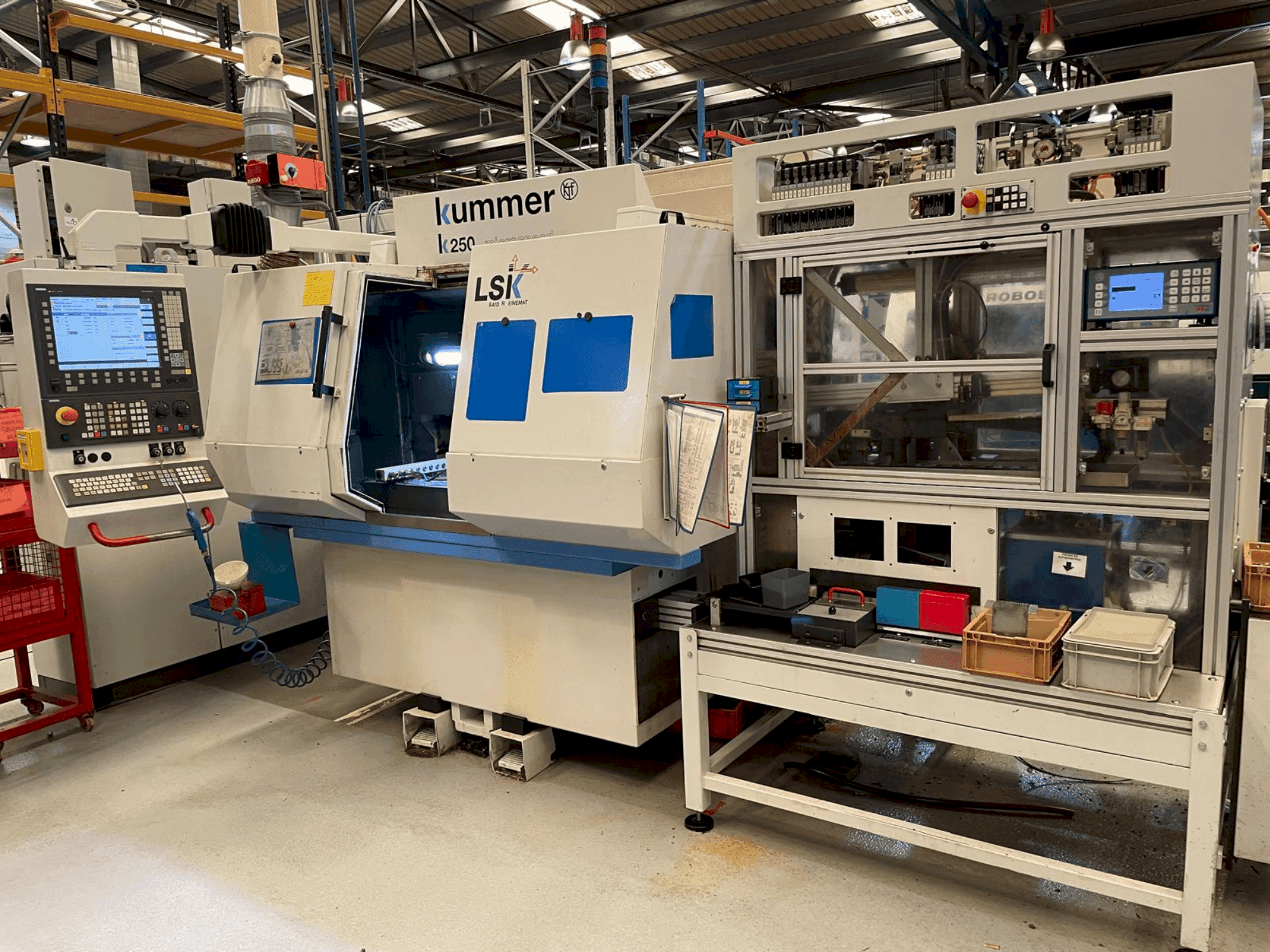 Prikaz  stroja KUMMER K250  sprijeda